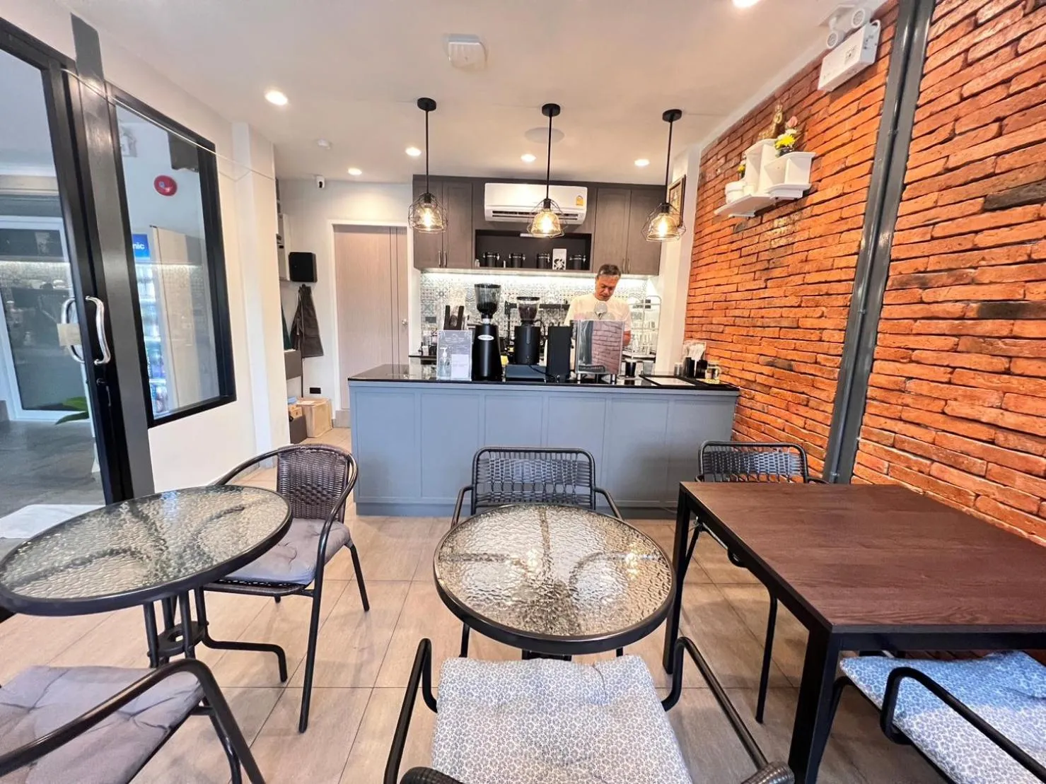 Lobby or reception in Aree House Poshtel