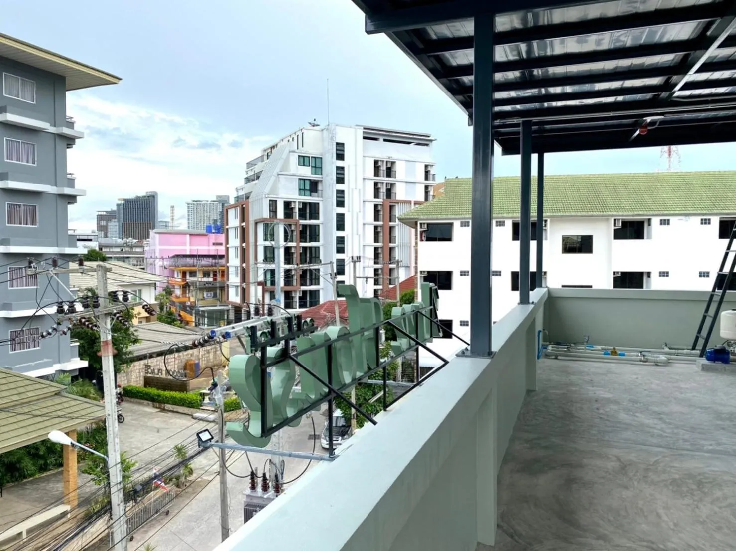 Balcony/Terrace in Aree House Poshtel