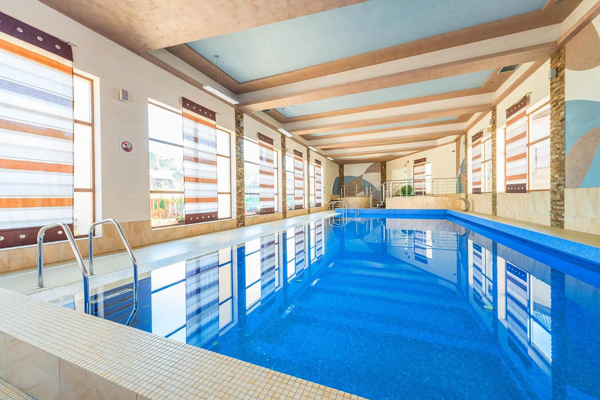 Swimming pool in Hotel Olivia Medical SPA