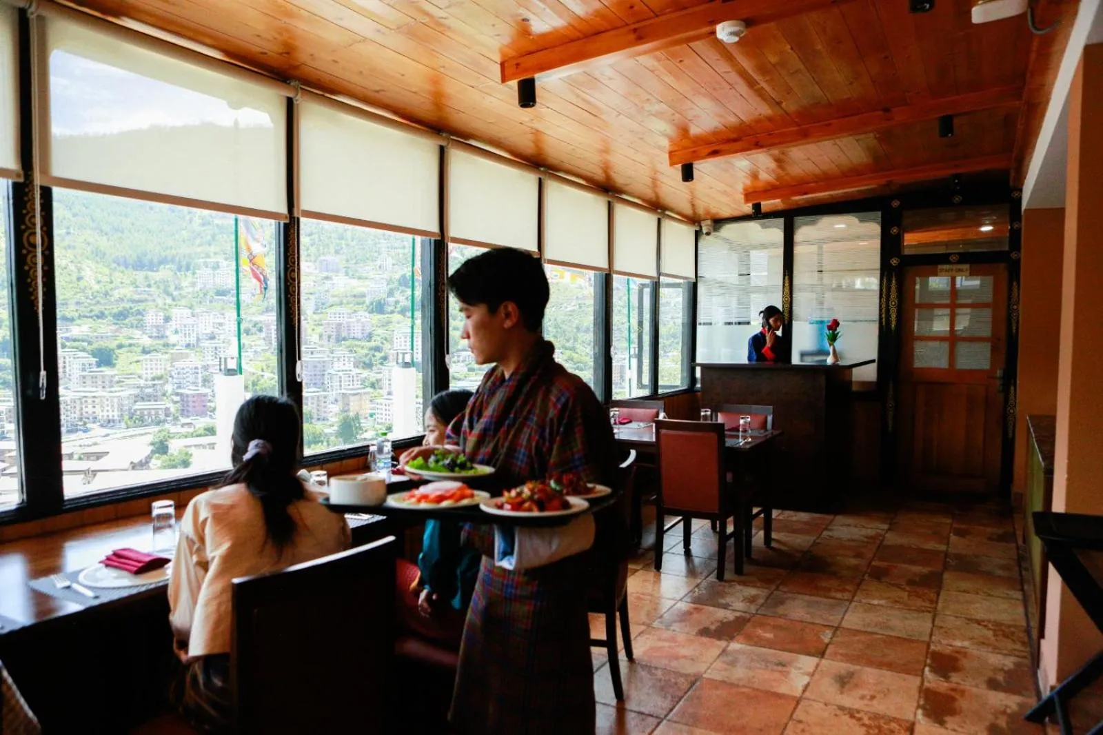 Restaurant/places to eat in Phuntsho Khangsar Hotel