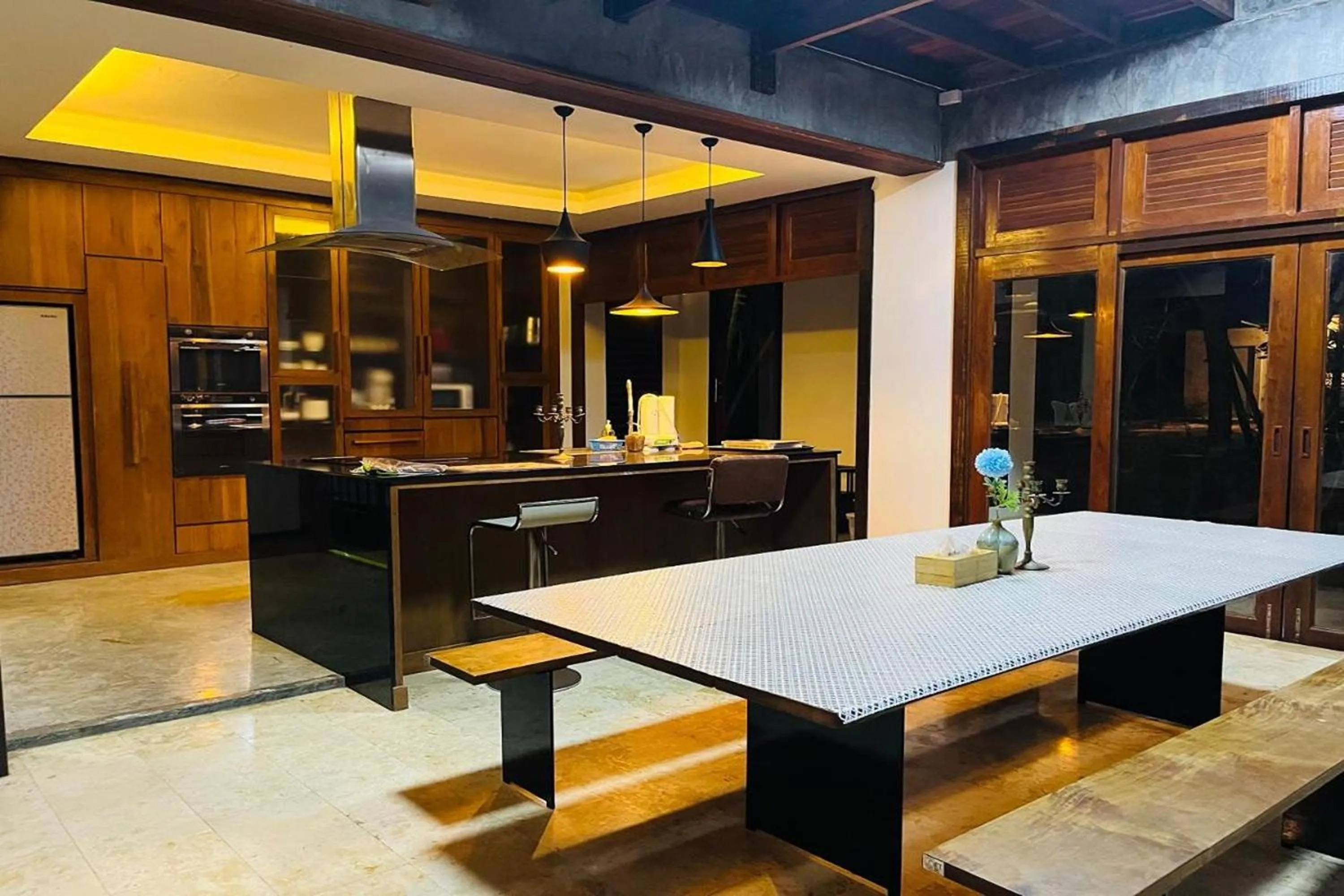 Kitchen or kitchenette in SS pool villa hills