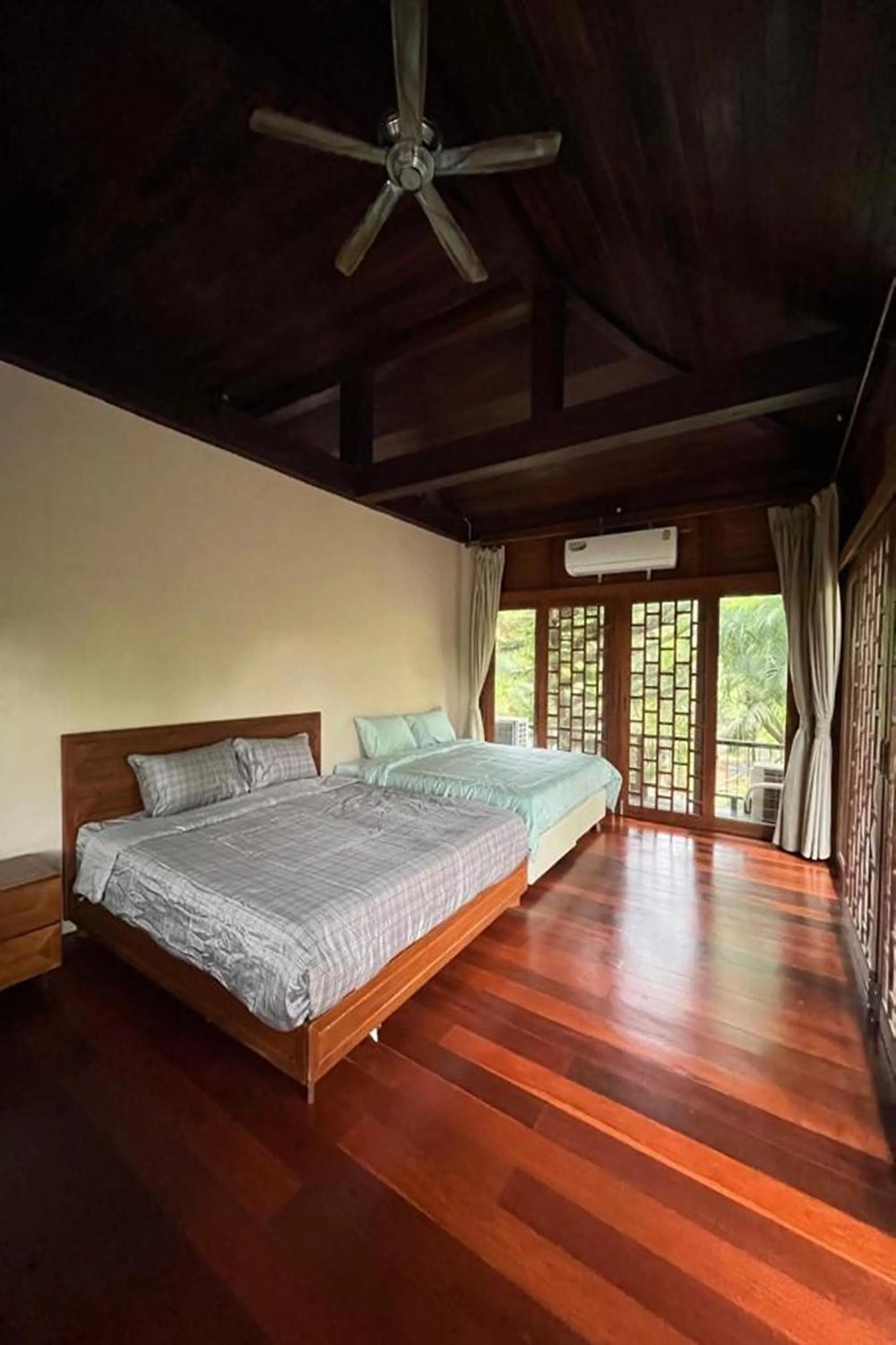 Photo of the whole room, Bed in SS pool villa hills