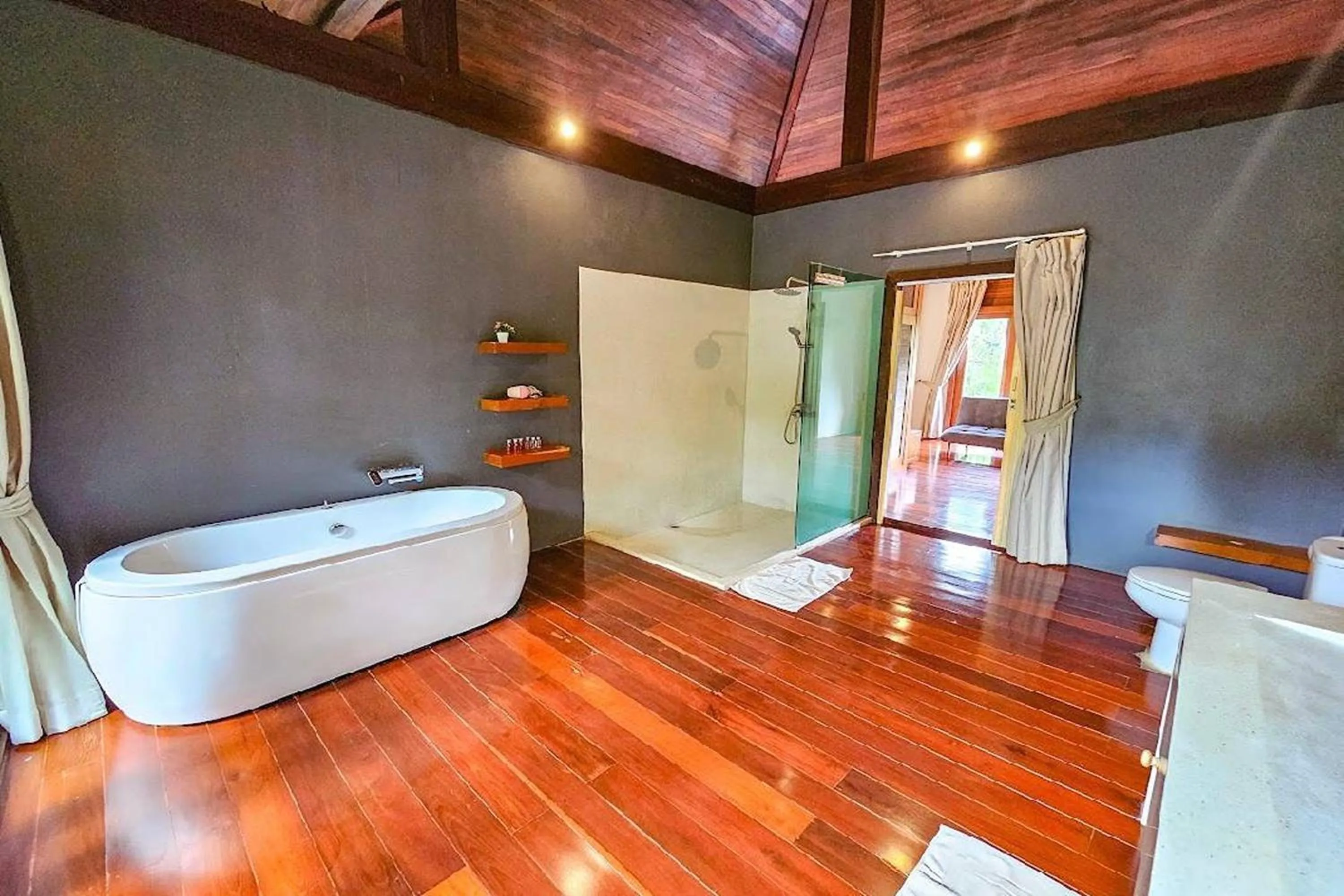Bathroom in SS pool villa hills