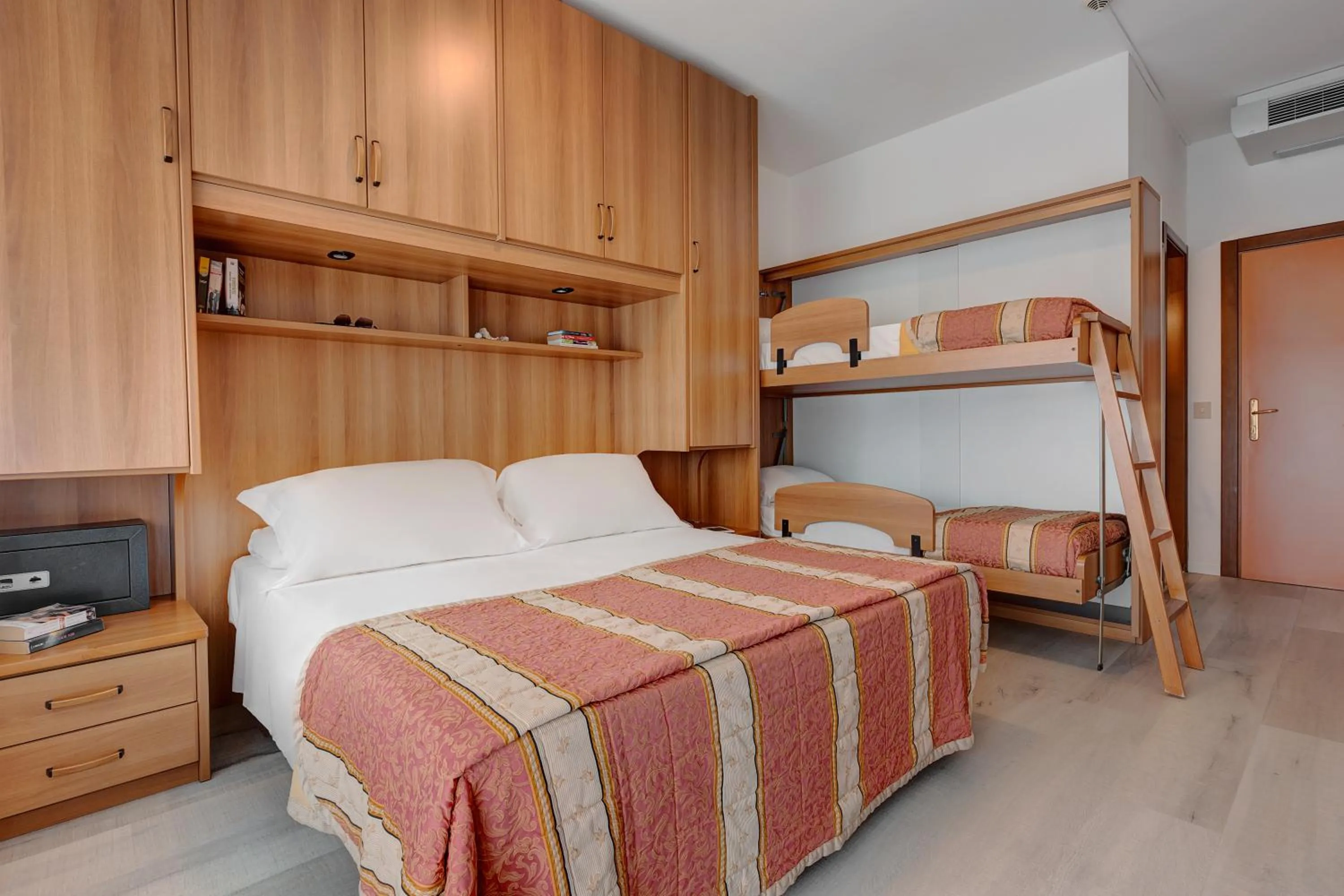 Bed in Hotel Picobello Pineta