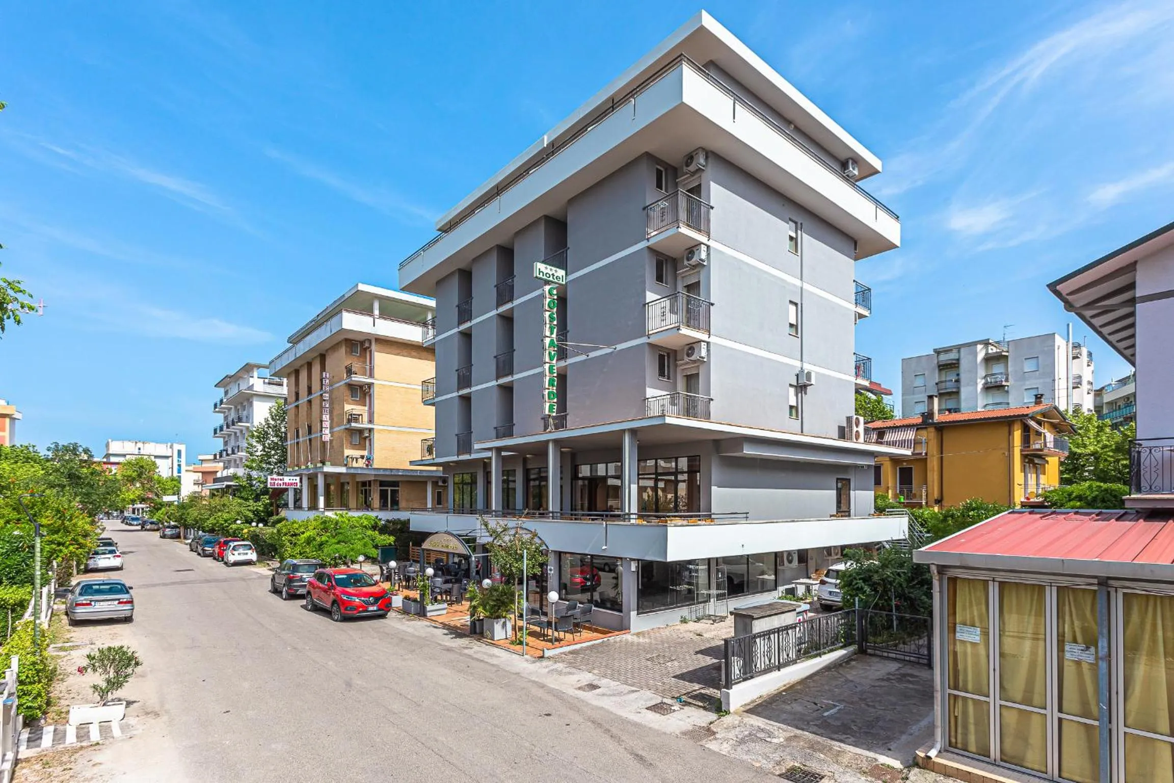 Property building in Hotel Costaverde