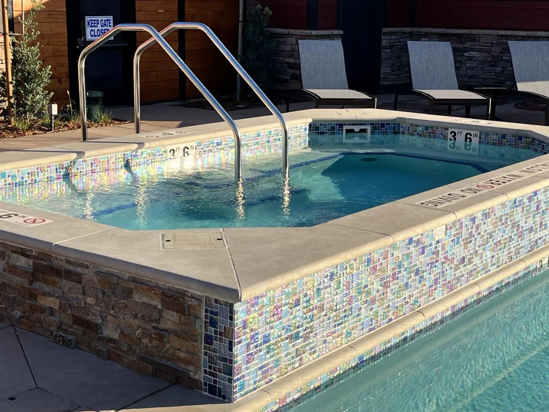 Hot Tub in Wyndham Garden Redwood Valley - Ukiah