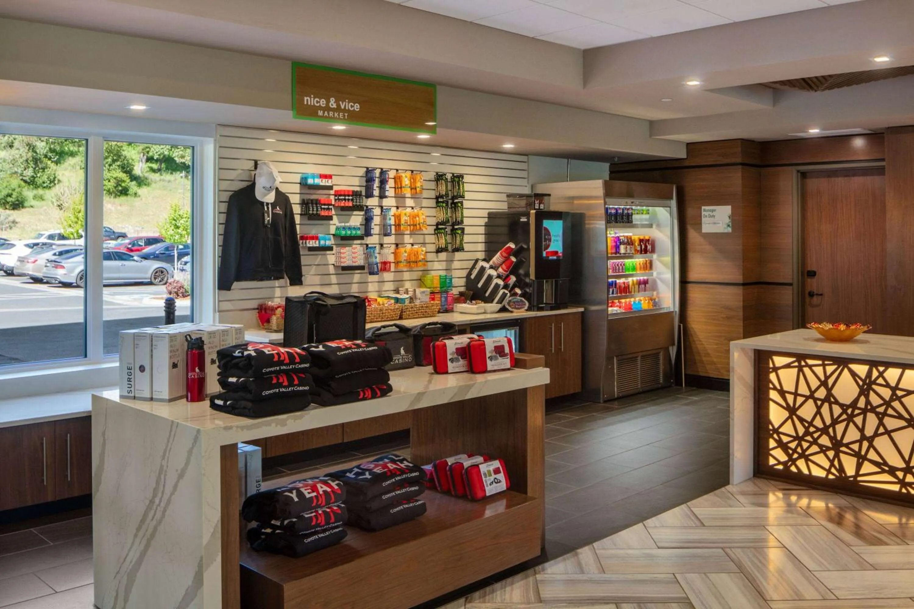 On-site shops in Wyndham Garden Redwood Valley - Ukiah