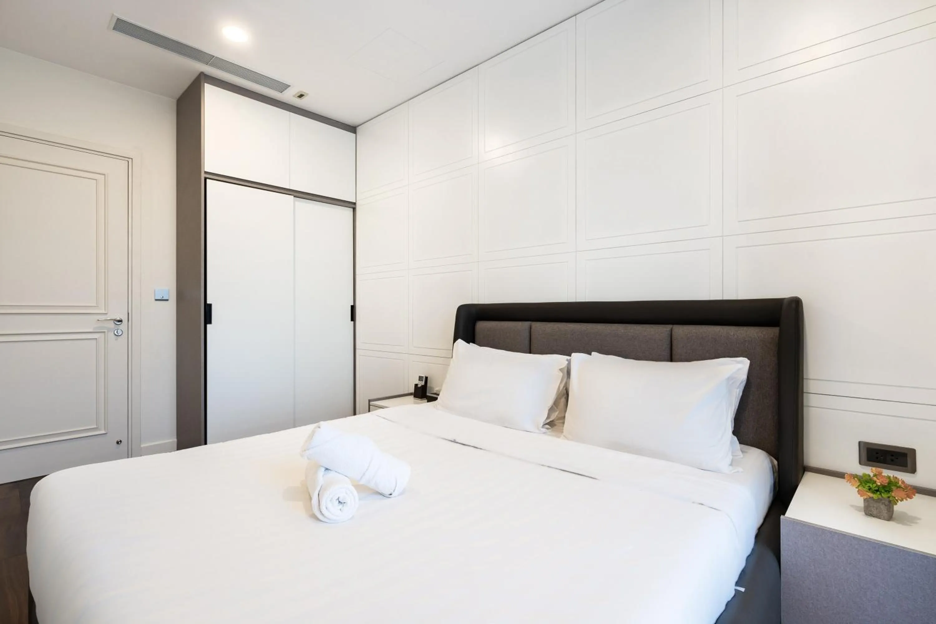 Bed in The Rixx Madison