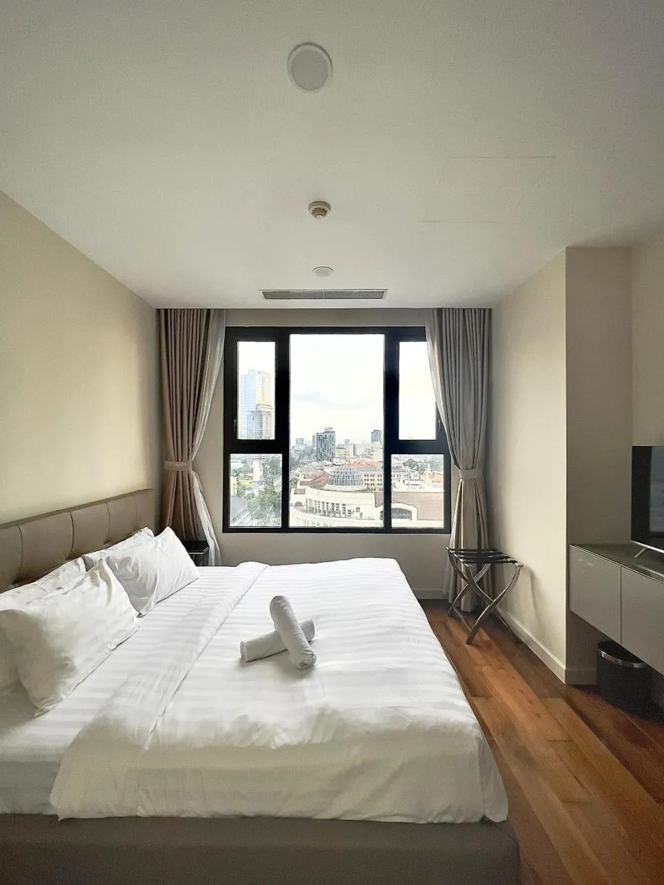 Bed in The Rixx Madison