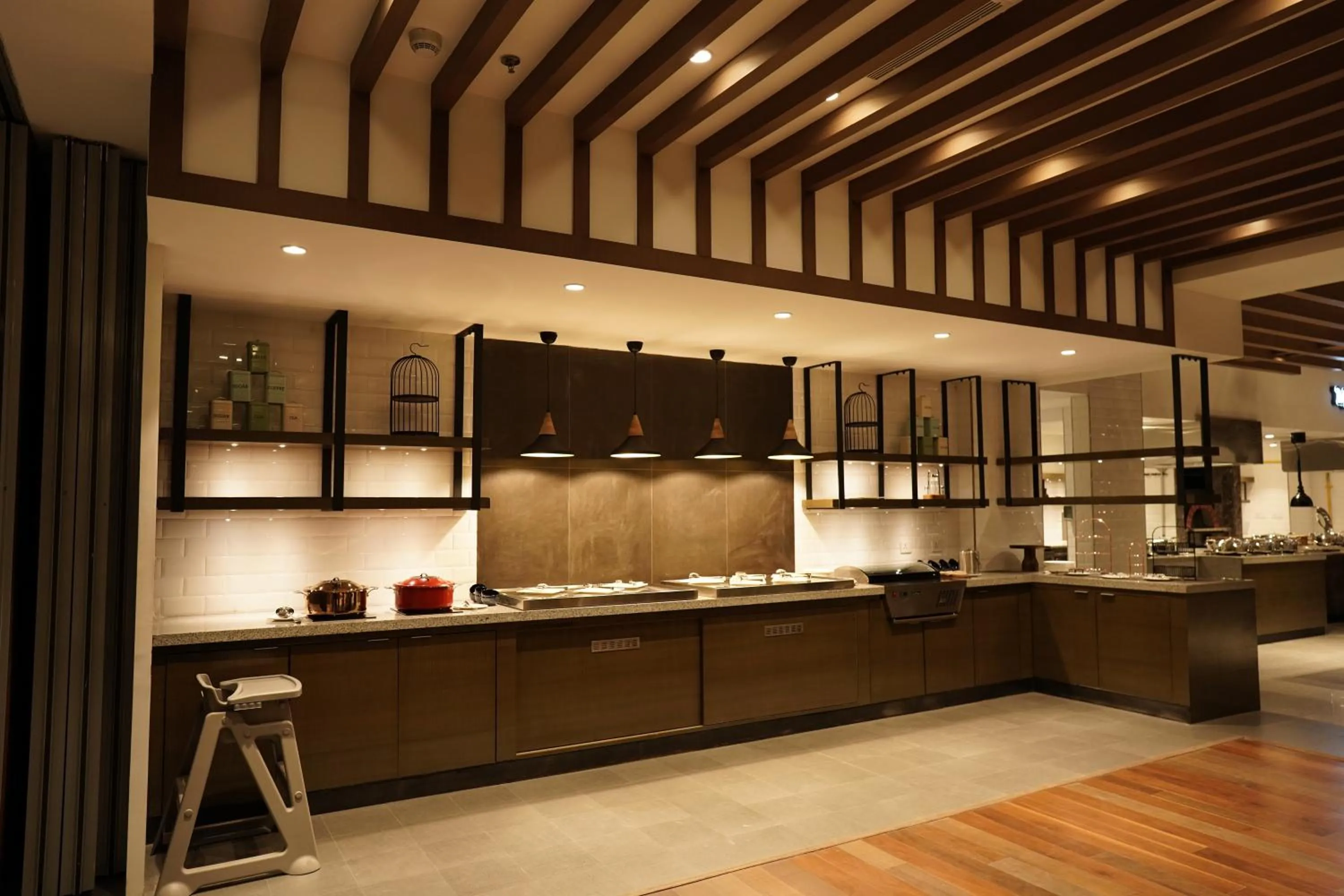 Restaurant/places to eat in Gokulam Grand Trivandrum