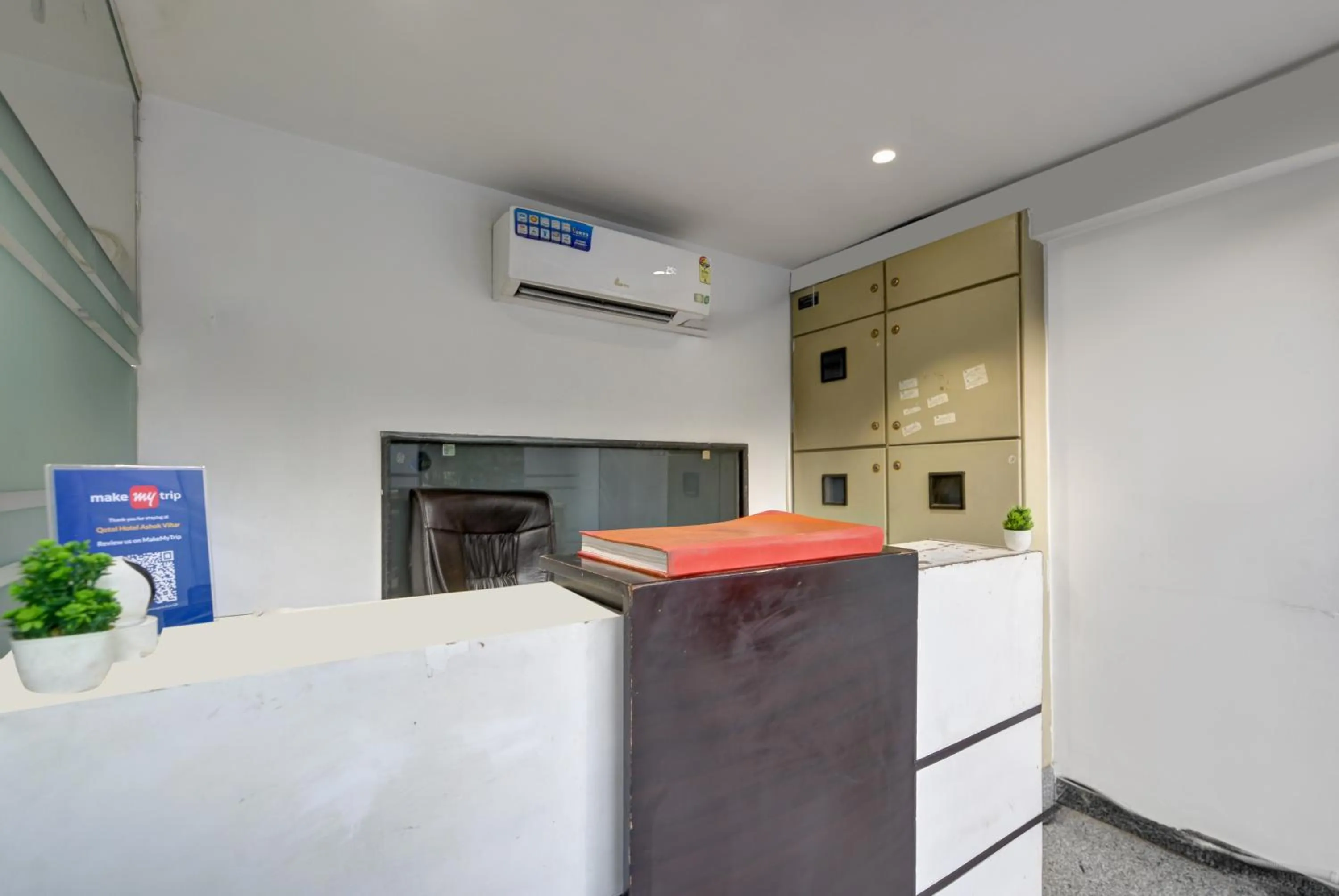 Lobby or reception in Qotel Comfort Ashok Vihar - Near Delhi University