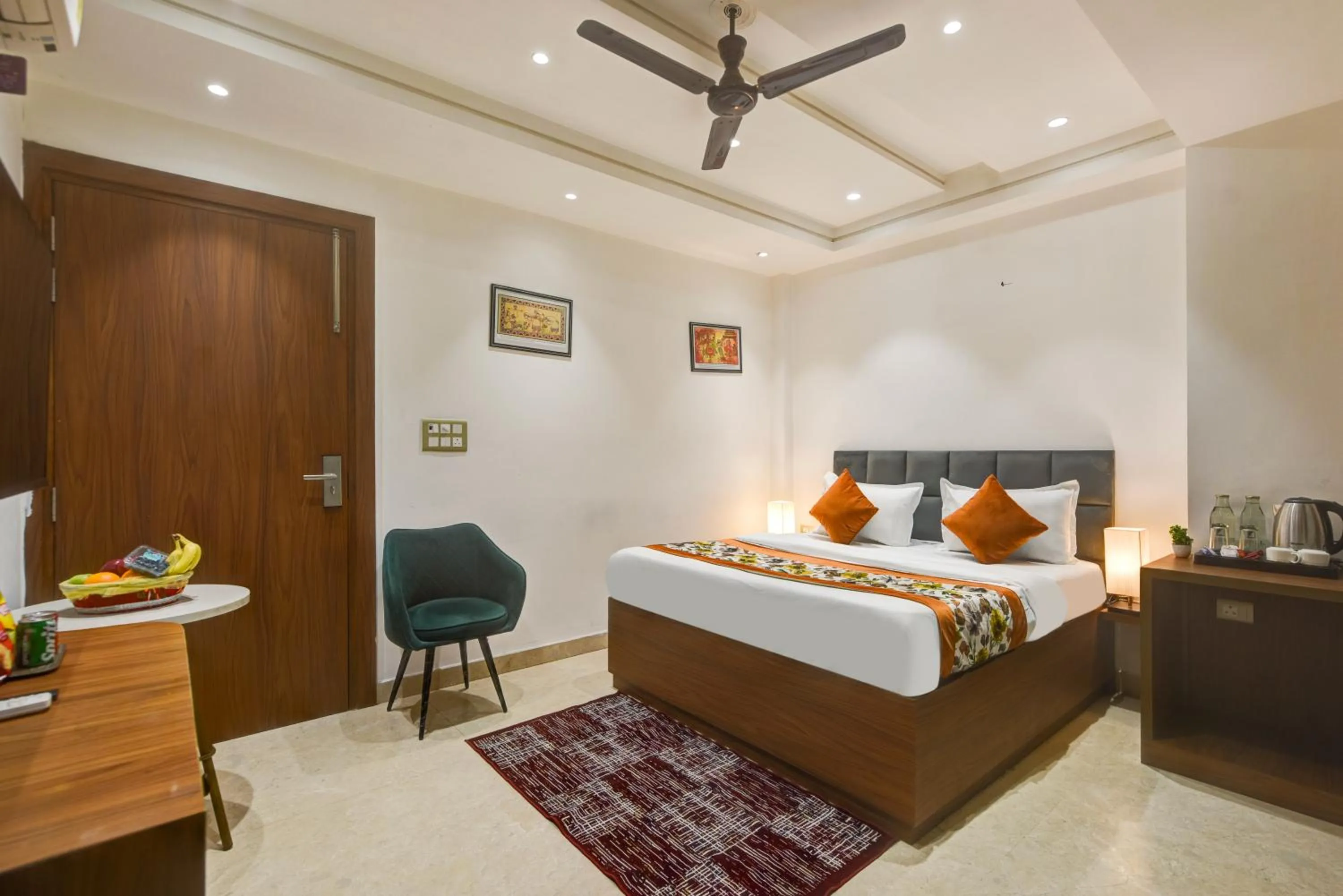 Bed in Qotel Comfort Ashok Vihar - Near Delhi University