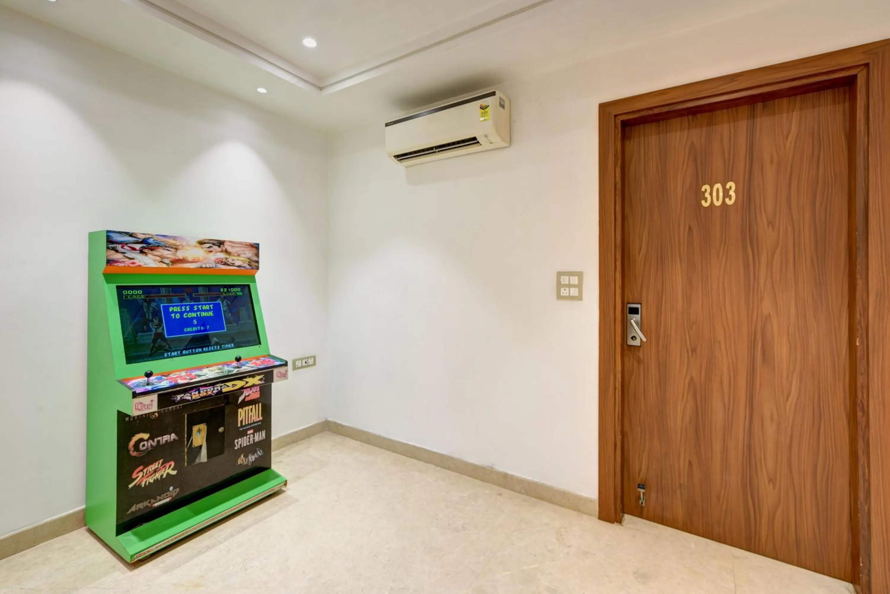 Game Room in Qotel Comfort Ashok Vihar - Near Delhi University