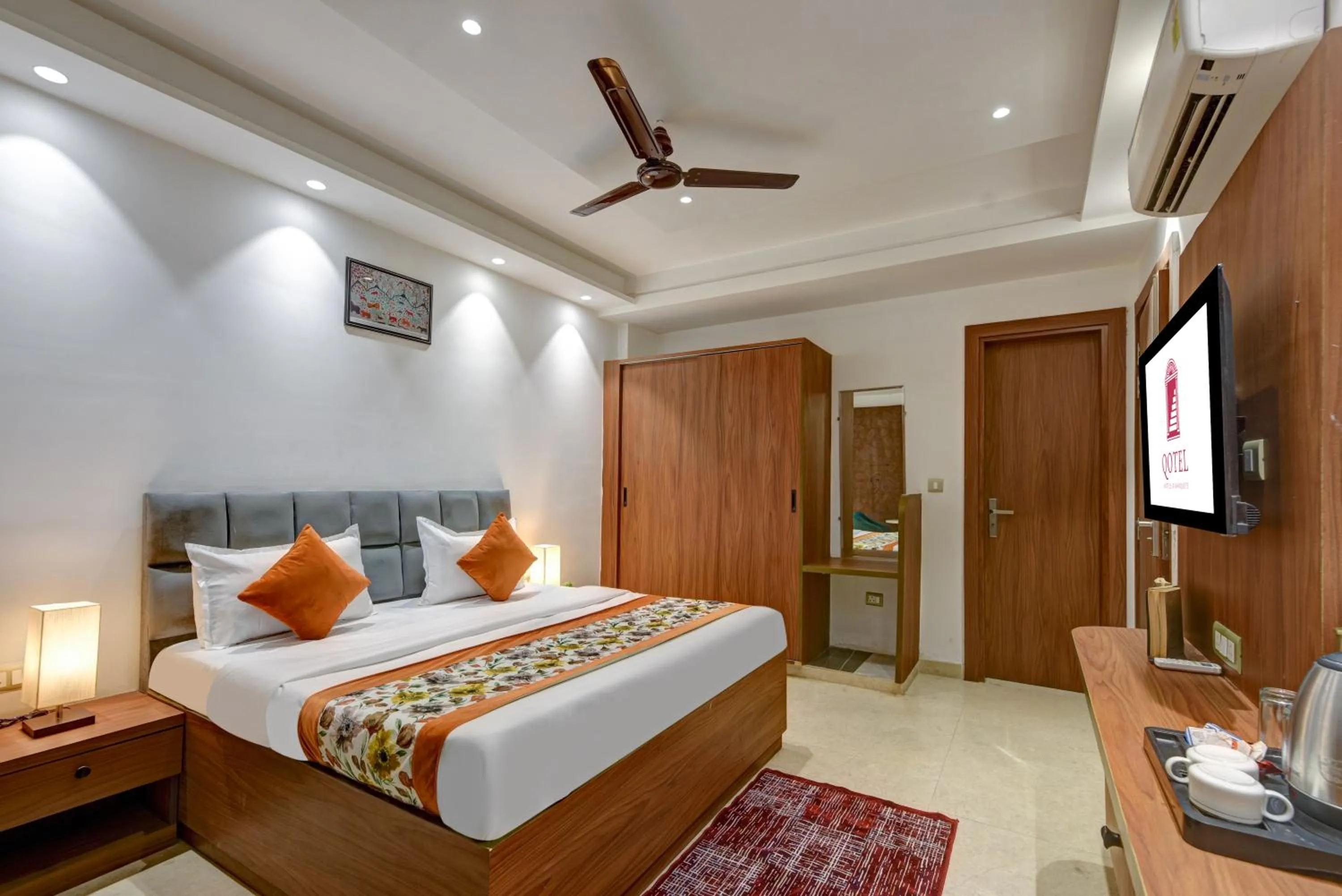 Bed in Qotel Comfort Ashok Vihar - Near Delhi University