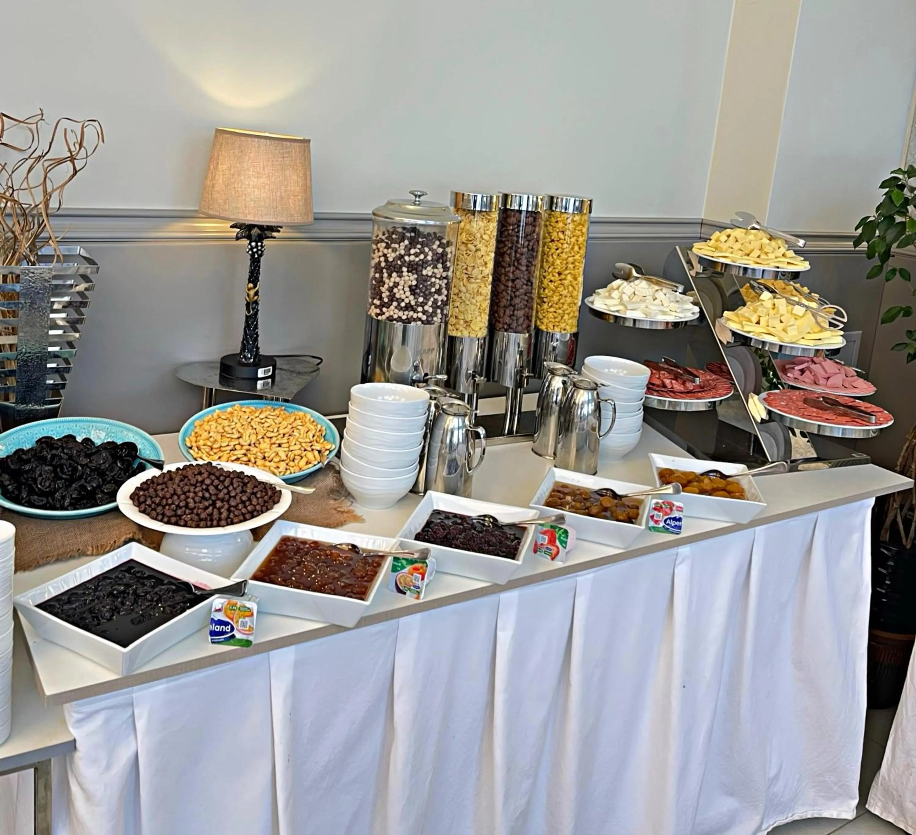 Restaurant/places to eat in Arena Sport Hotel