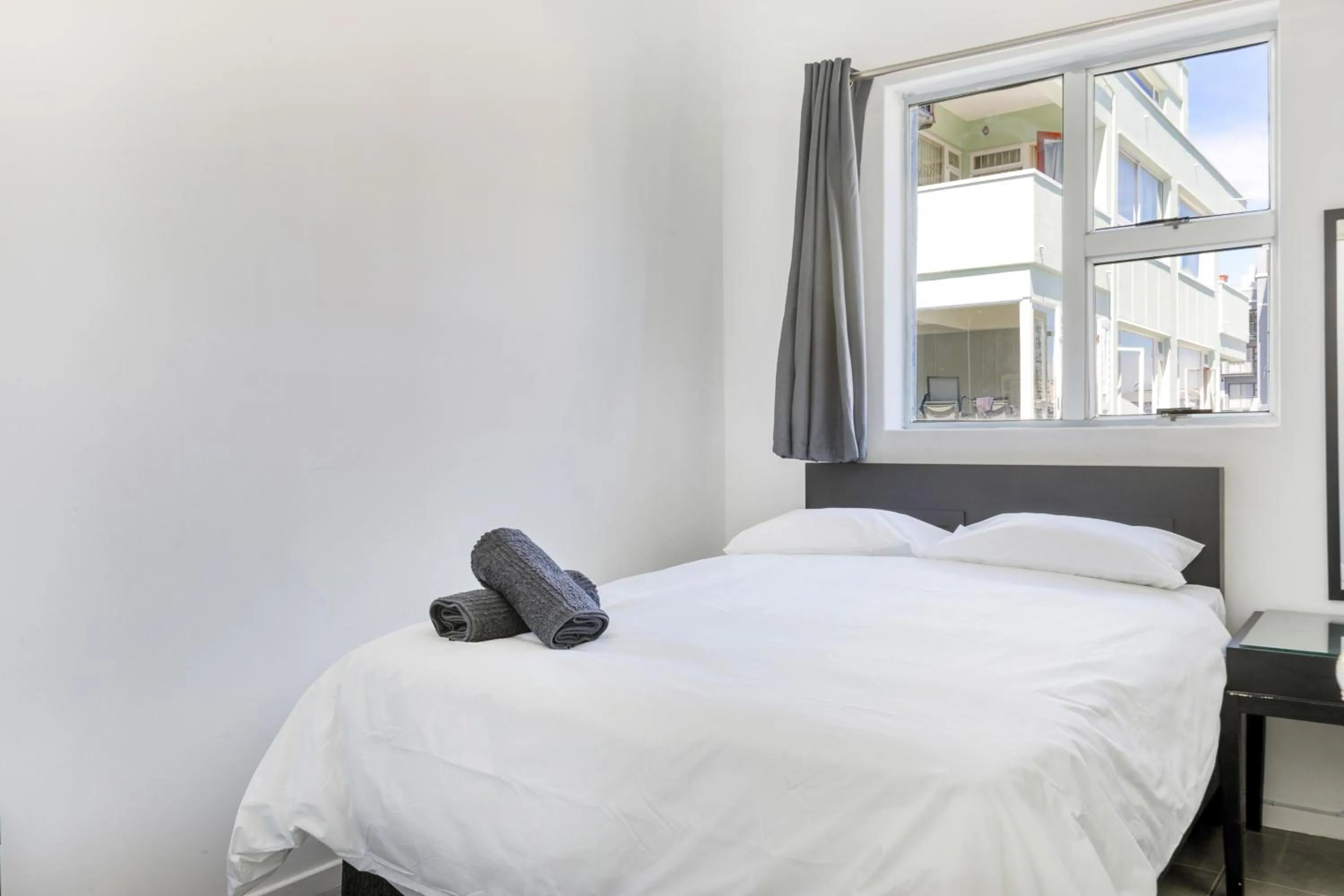 Bed in Inn & Out Express Sea Point