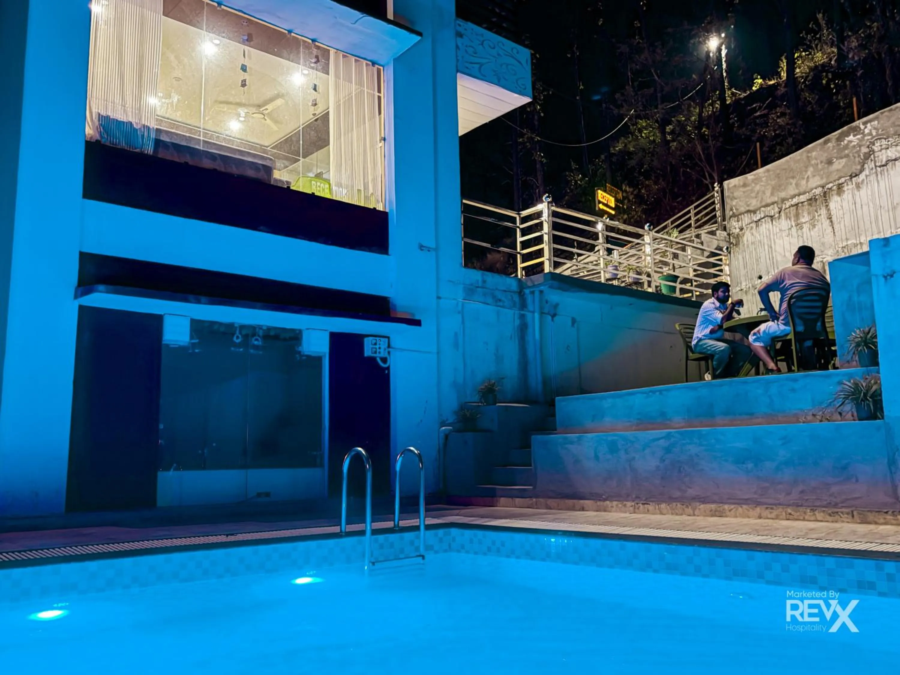 Night in Hotel Prince valley