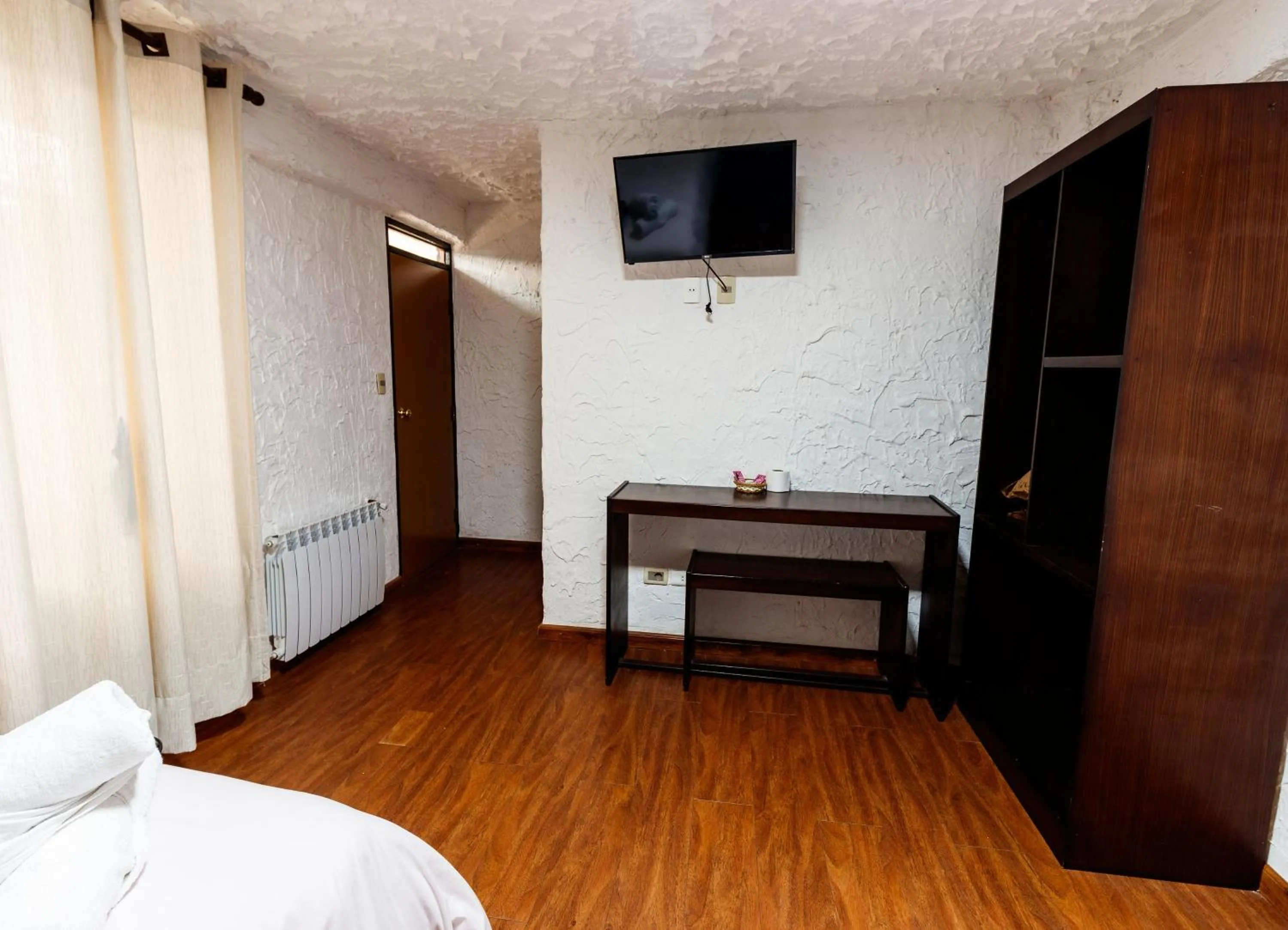 TV and multimedia, Bed in KW HOTEL