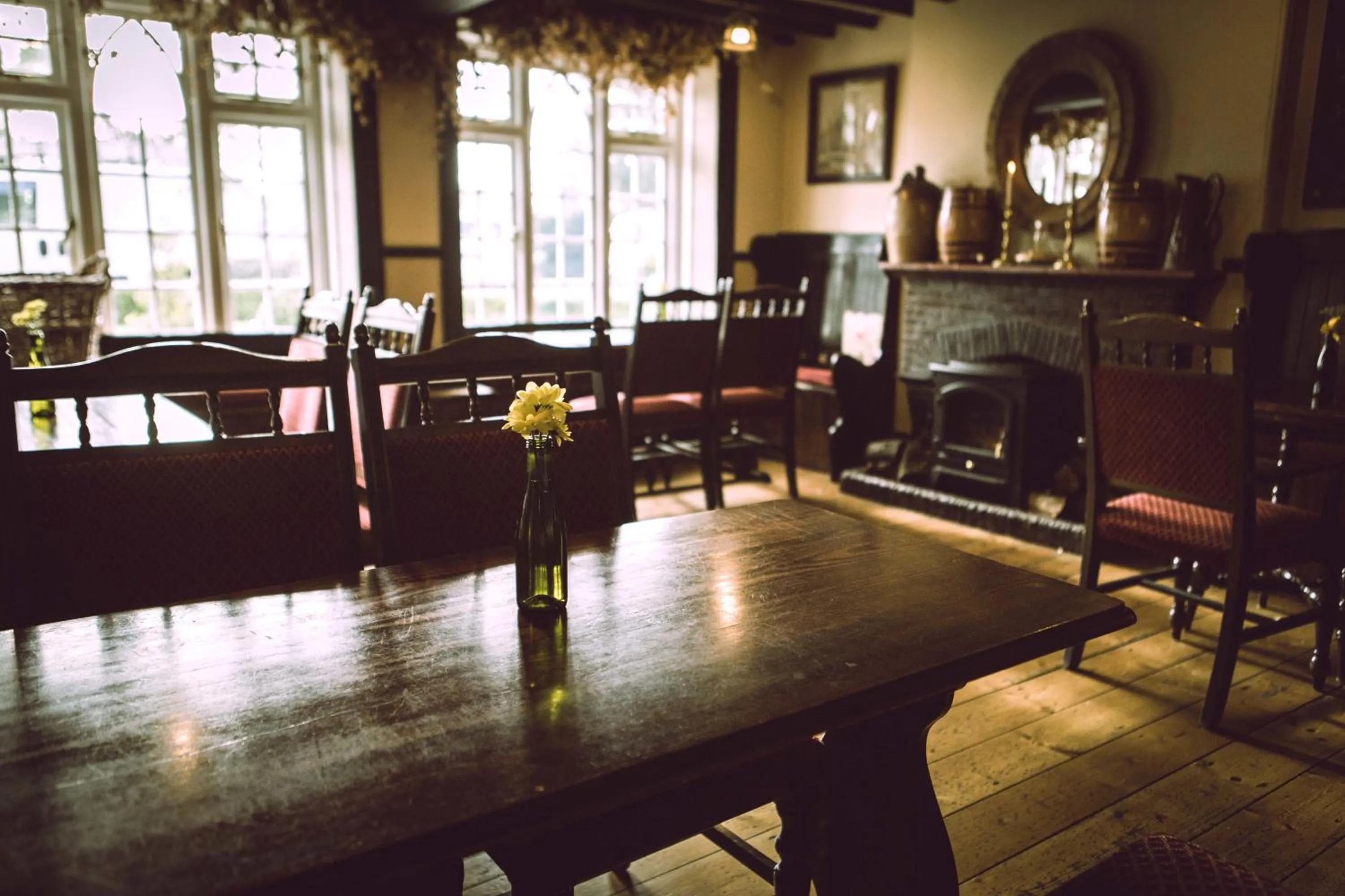 Restaurant/places to eat in Les Douvres Hotel