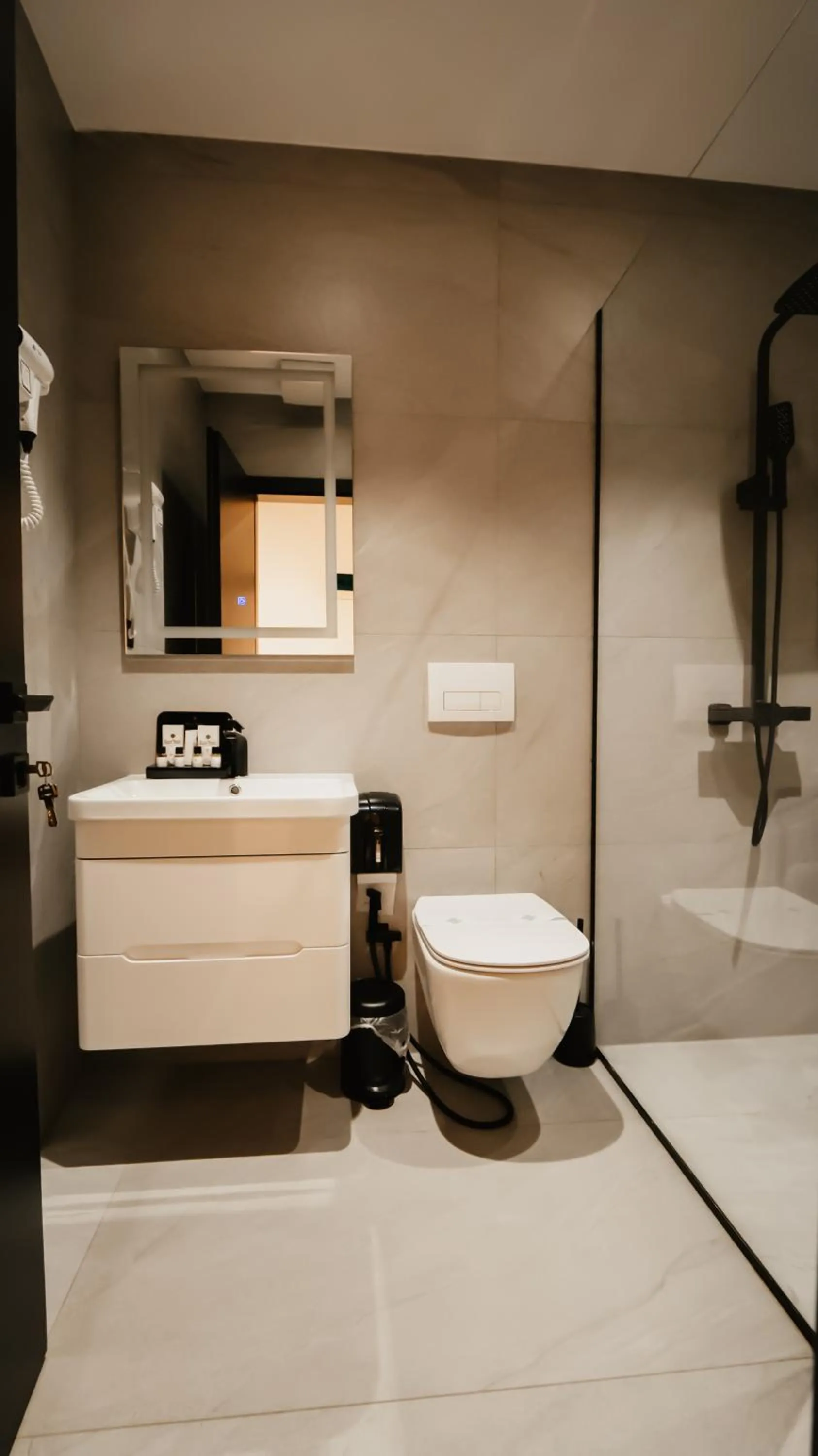 Shower in BAZ'HUR Boutique Hotel