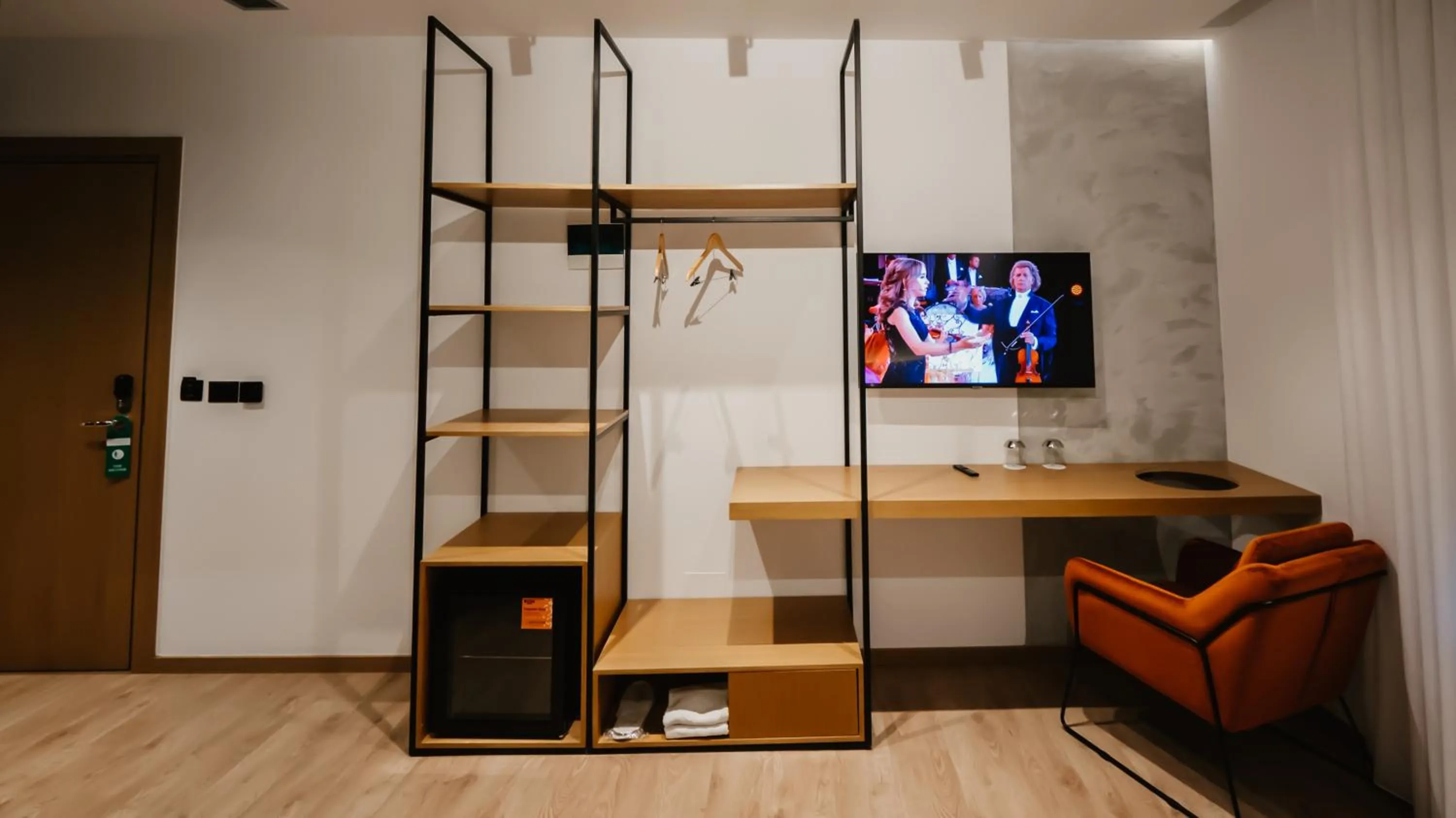 TV and multimedia in BAZ'HUR Boutique Hotel