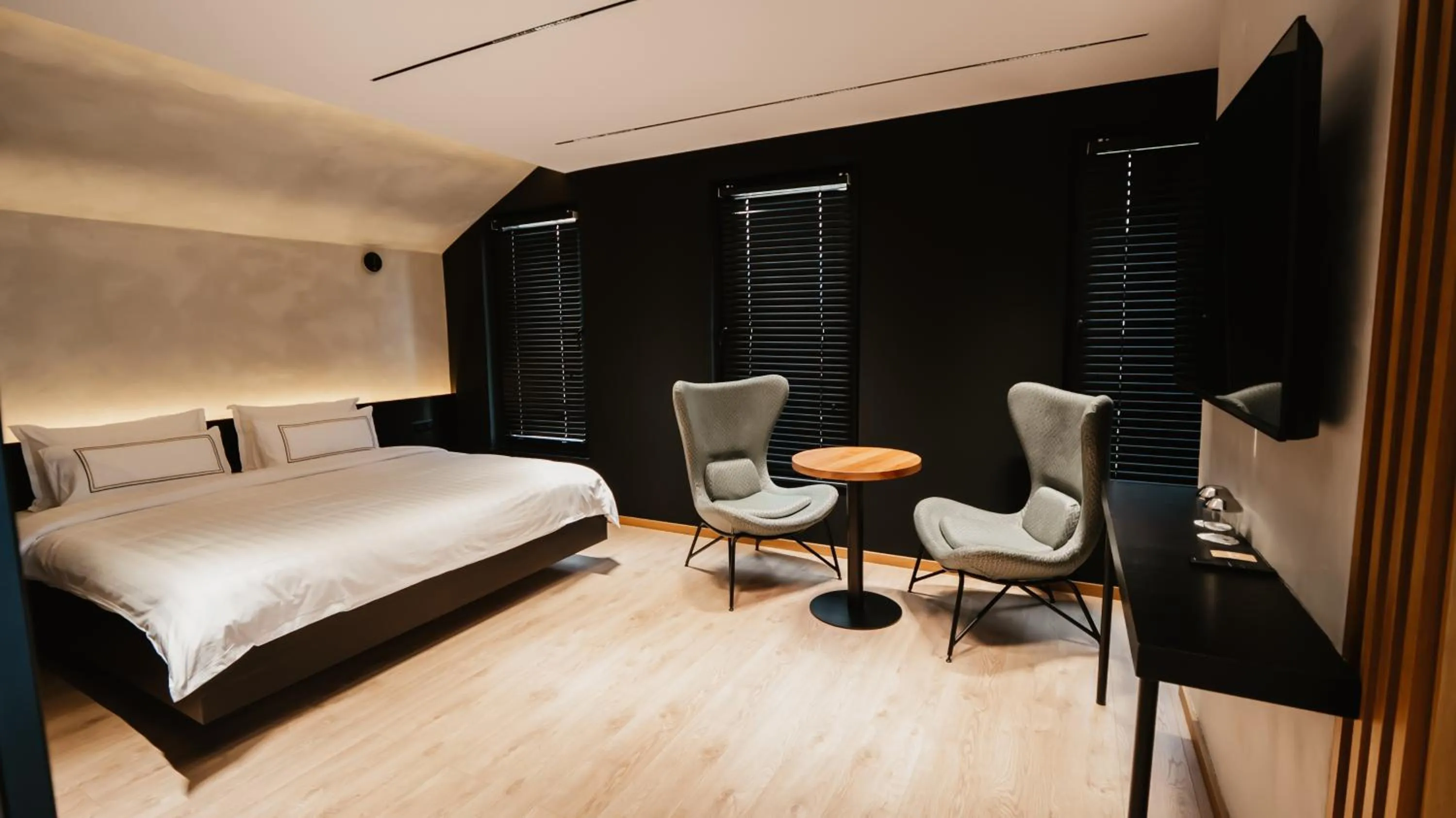 Bed in BAZ'HUR Boutique Hotel