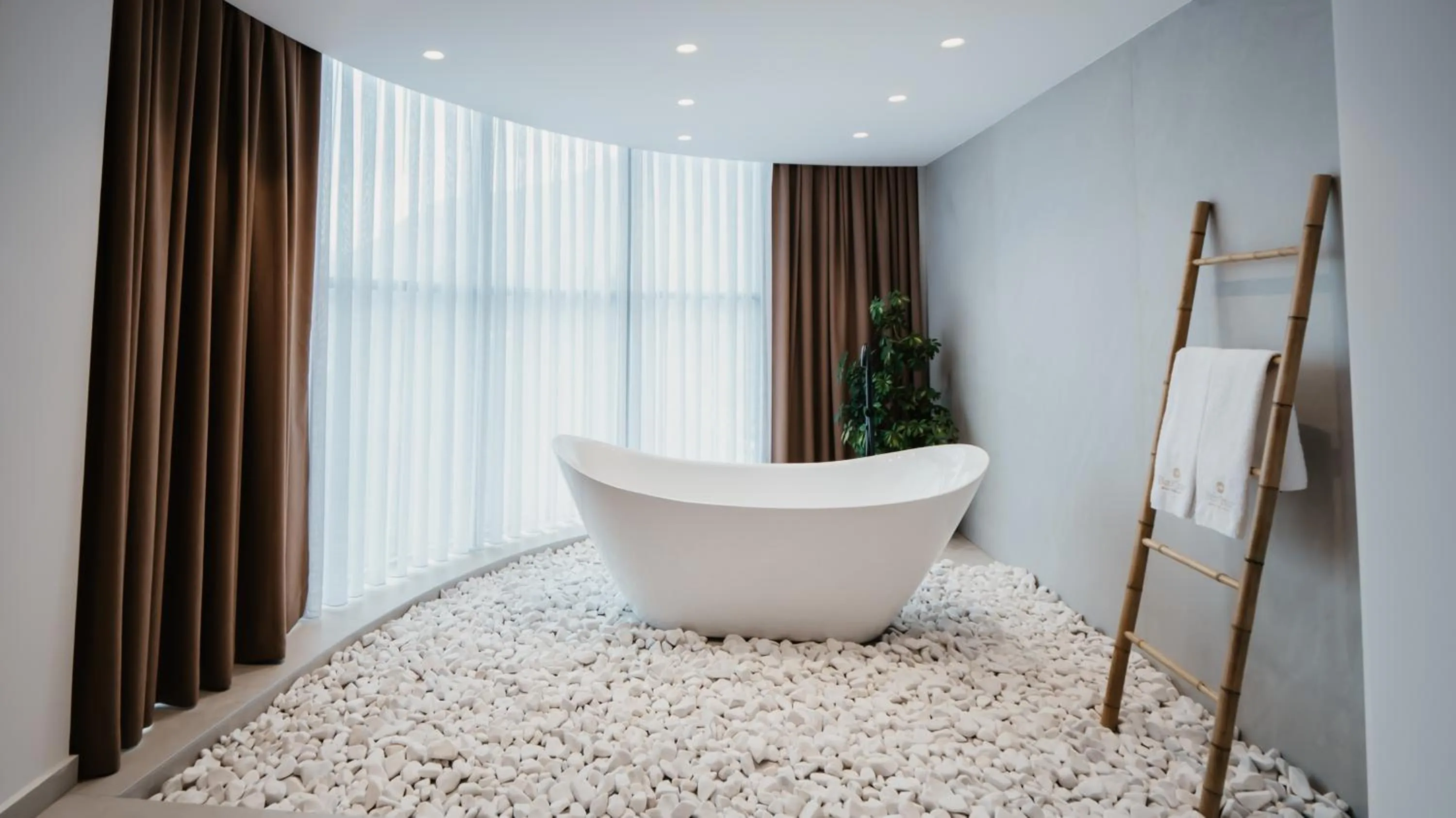 Bath in BAZ'HUR Boutique Hotel