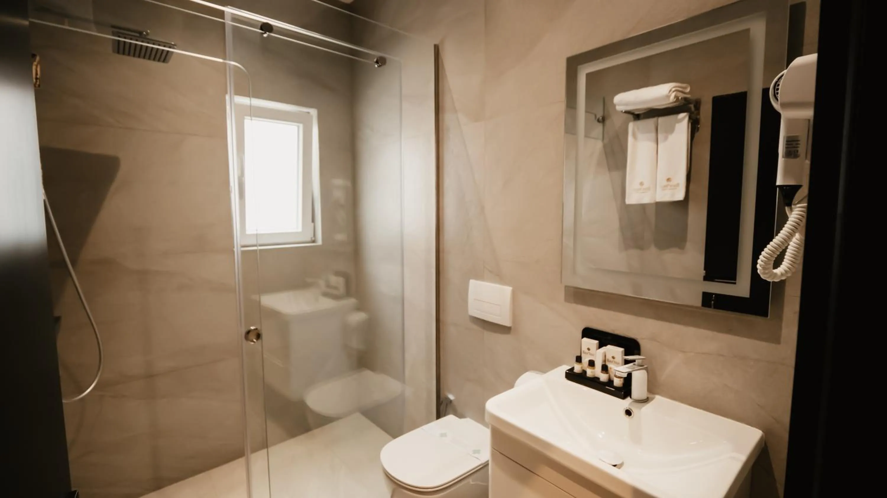 Shower in BAZ'HUR Boutique Hotel