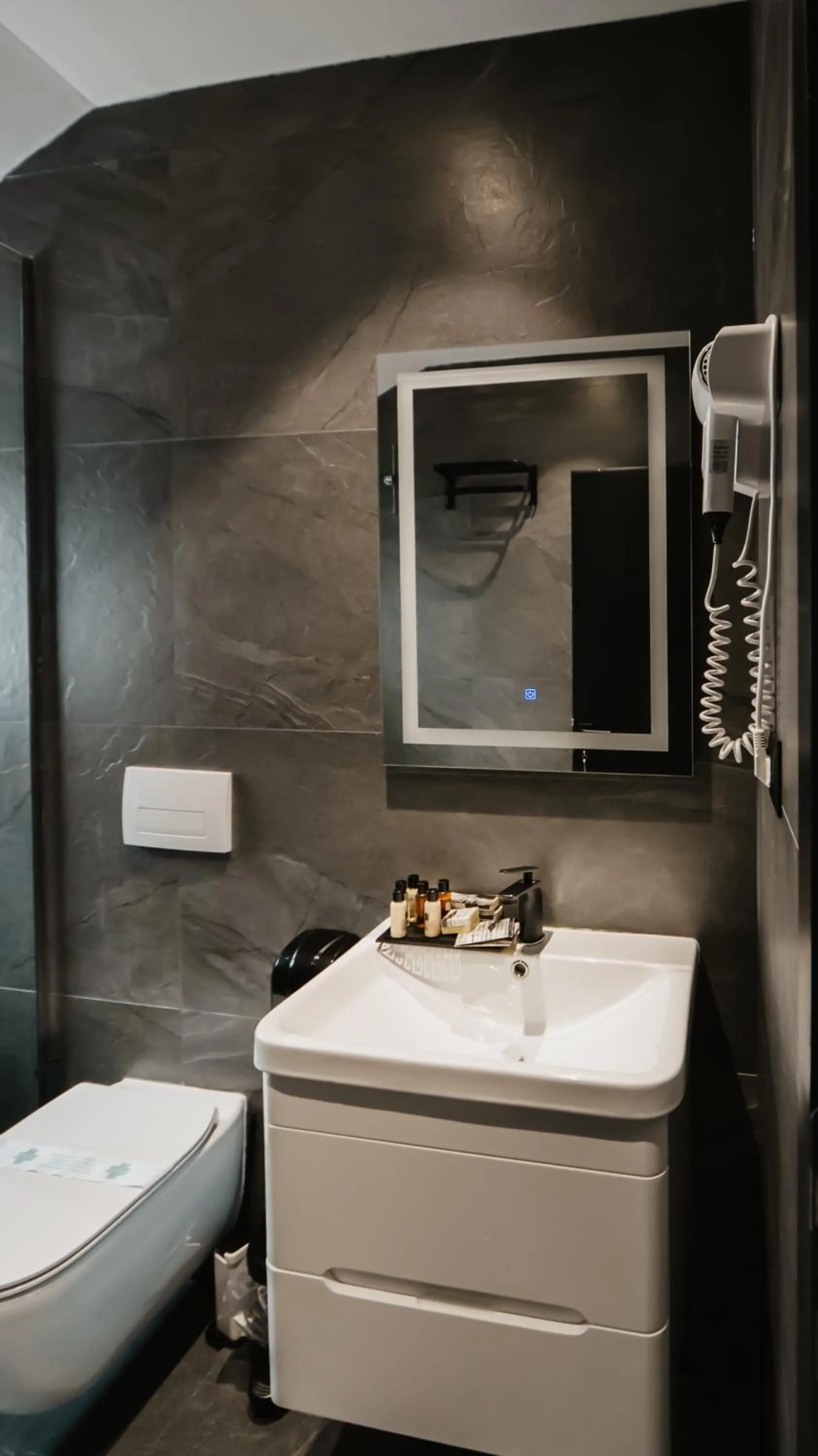 Toilet in BAZ'HUR Boutique Hotel