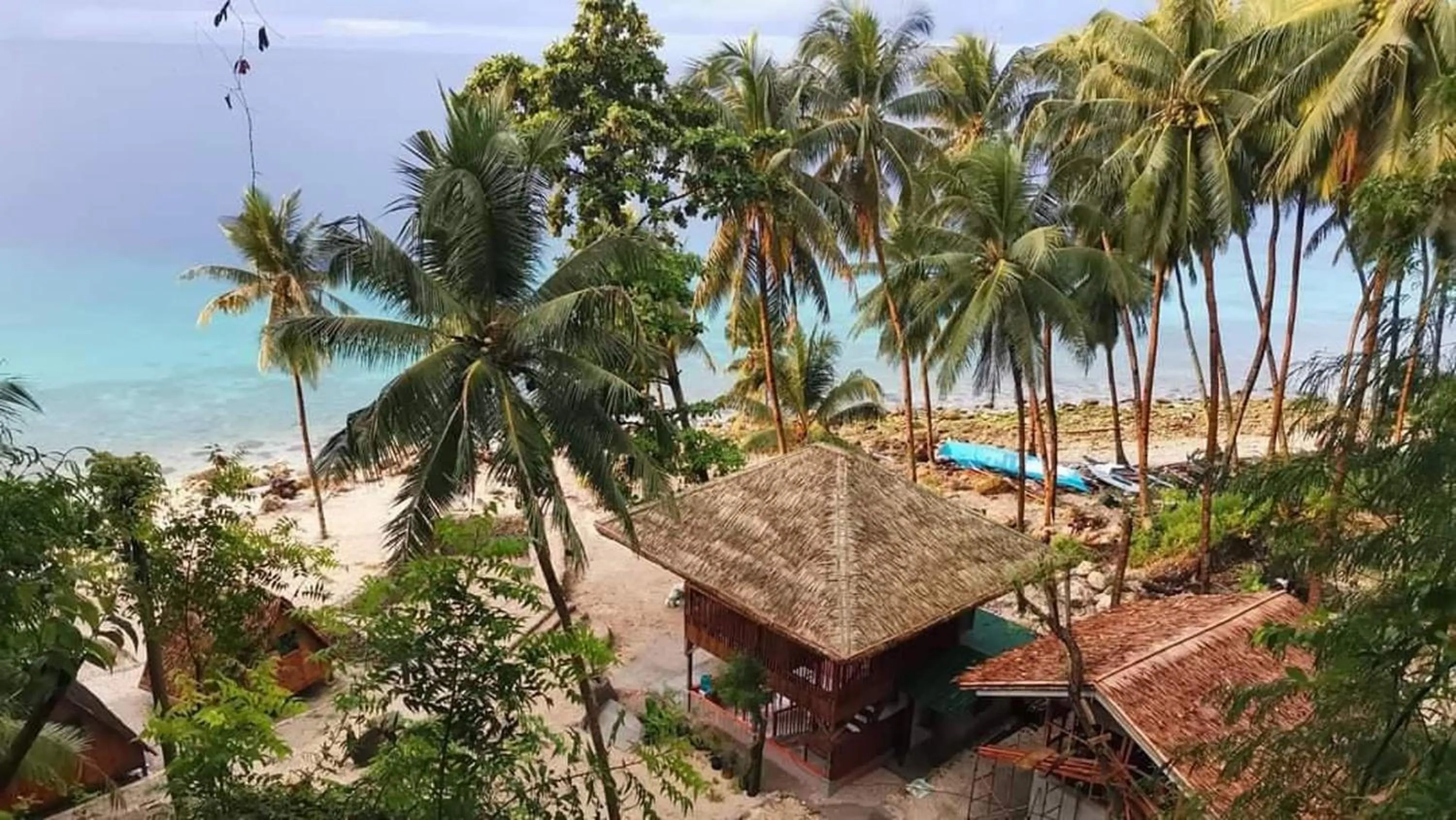 Bedroom in Hagdan Reef Dive Spot by HiveRooms