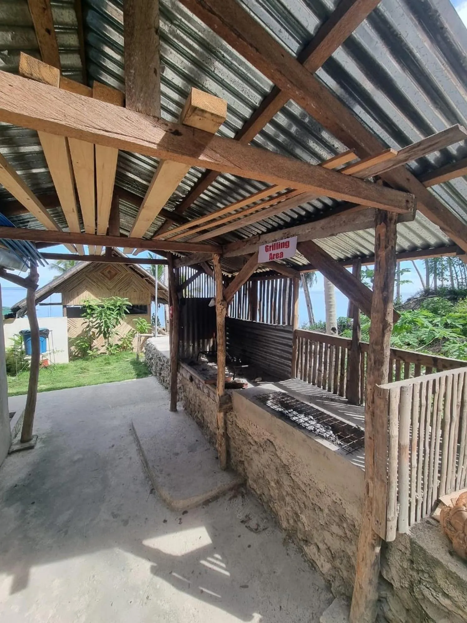 kitchen in Hagdan Reef Dive Spot by HiveRooms