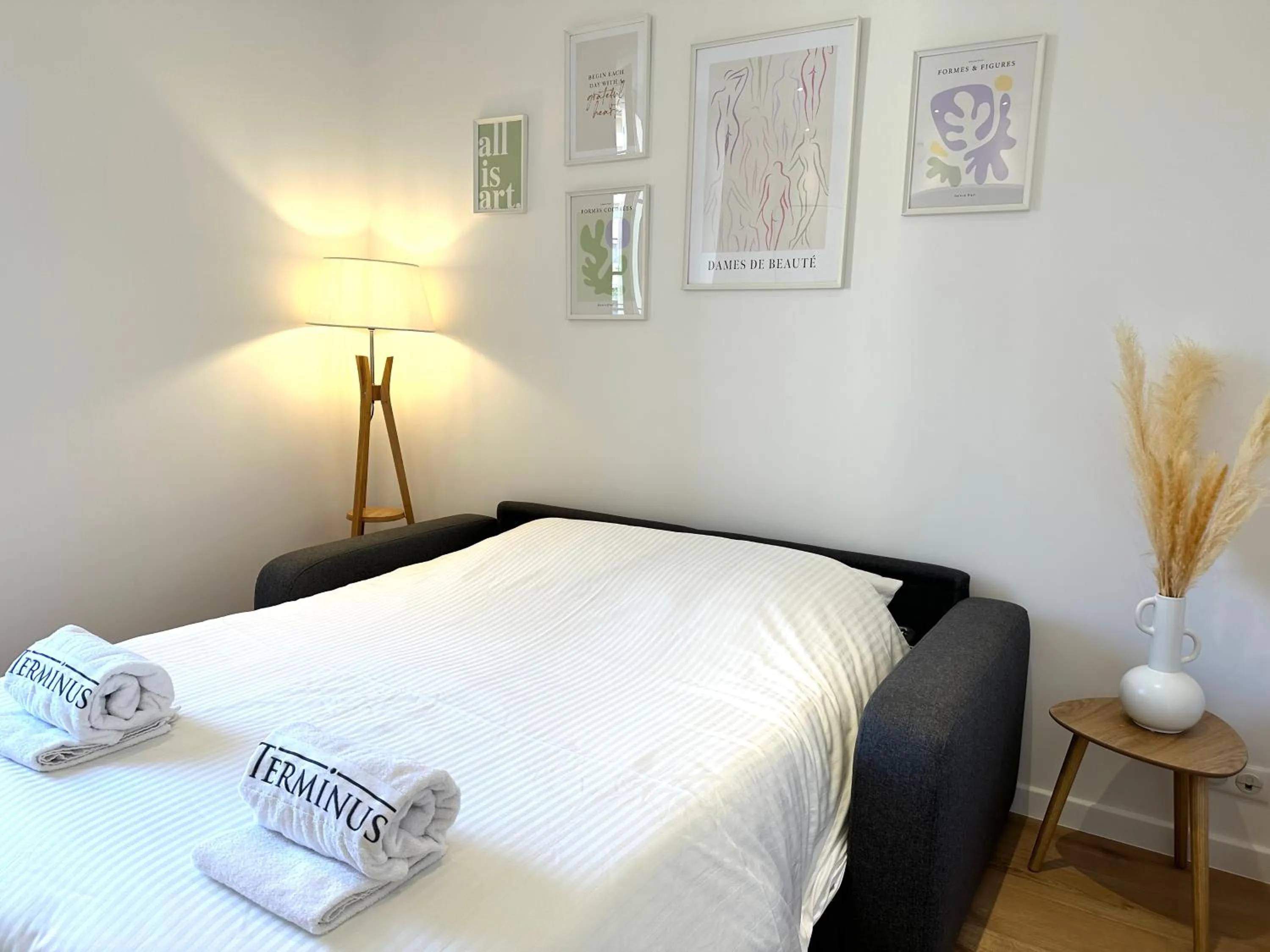 Bed in Résidence Terminus - appartements