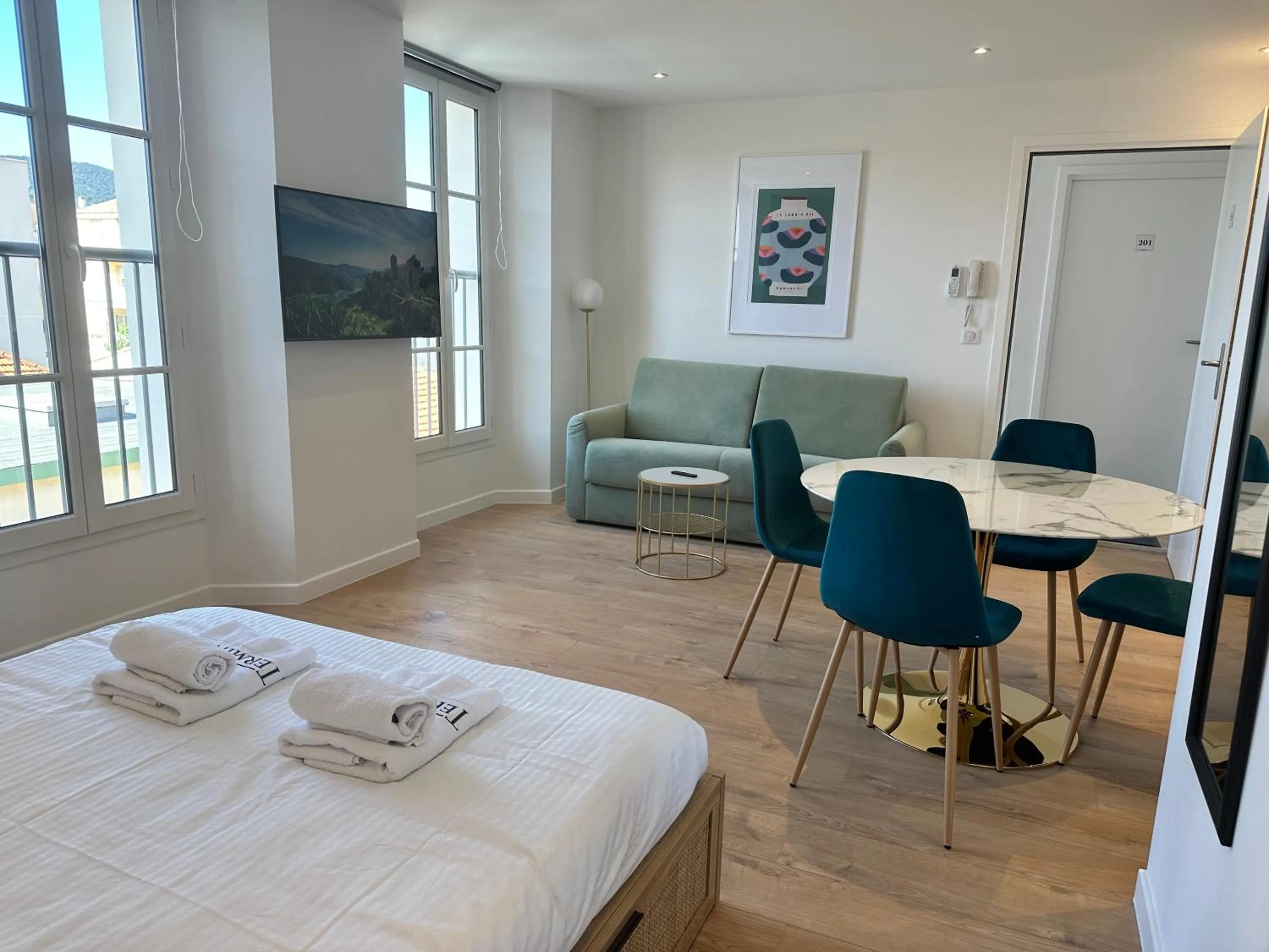 Bed in Résidence Terminus - appartements