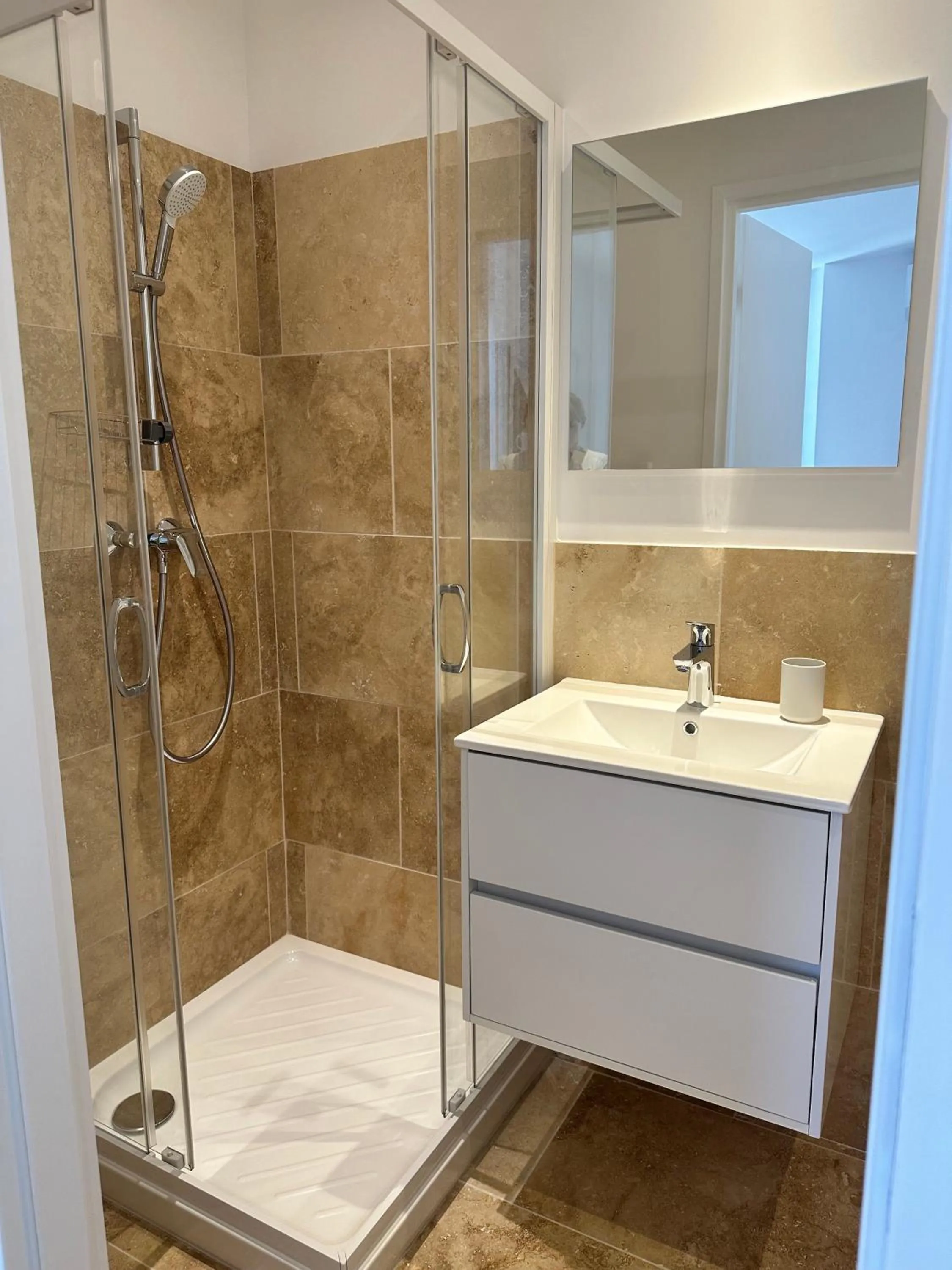 Shower in Résidence Terminus - appartements