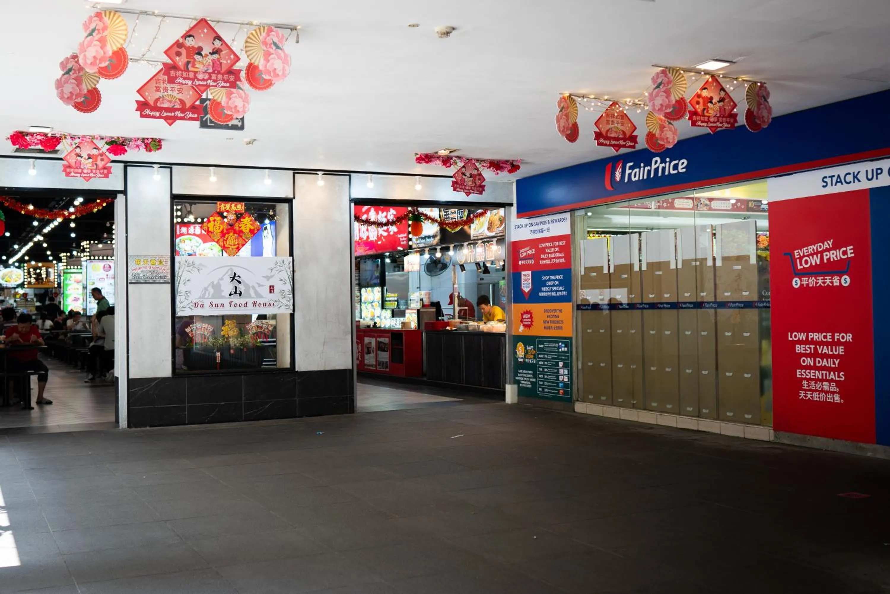 Restaurant/places to eat in Code Hostel at Lavender