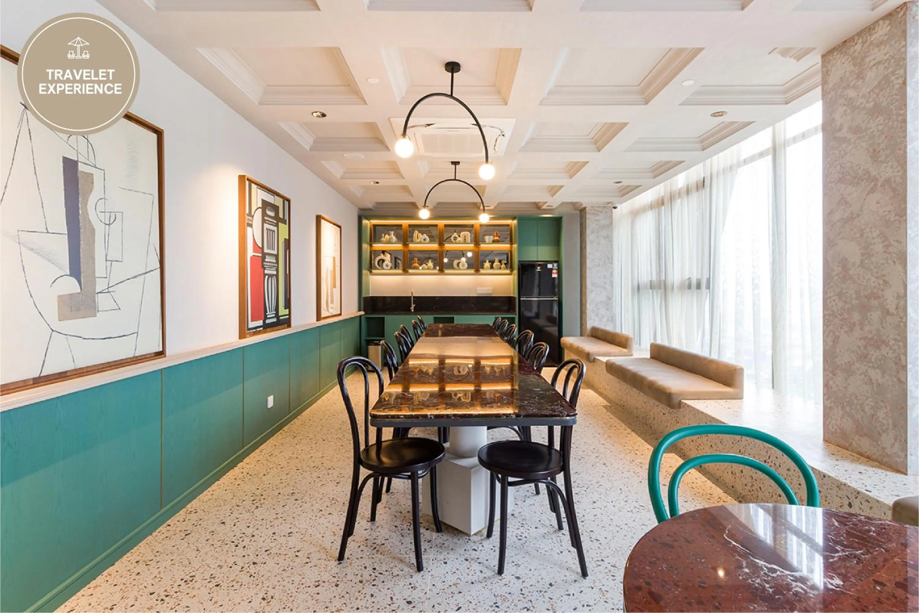 Entertainment in Scarletz Suites KLCC, Travelet