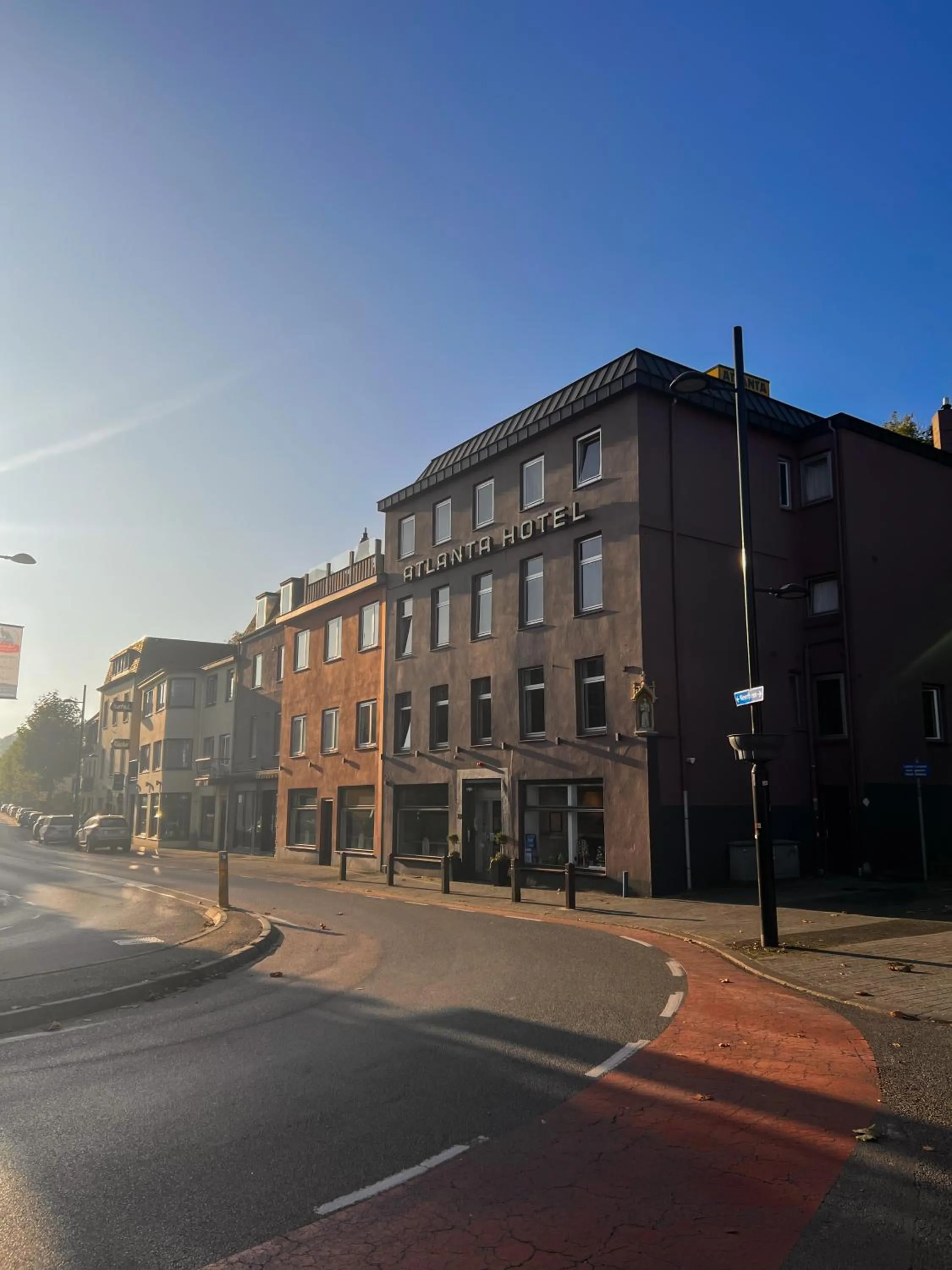 Property building in Hotel Atlanta