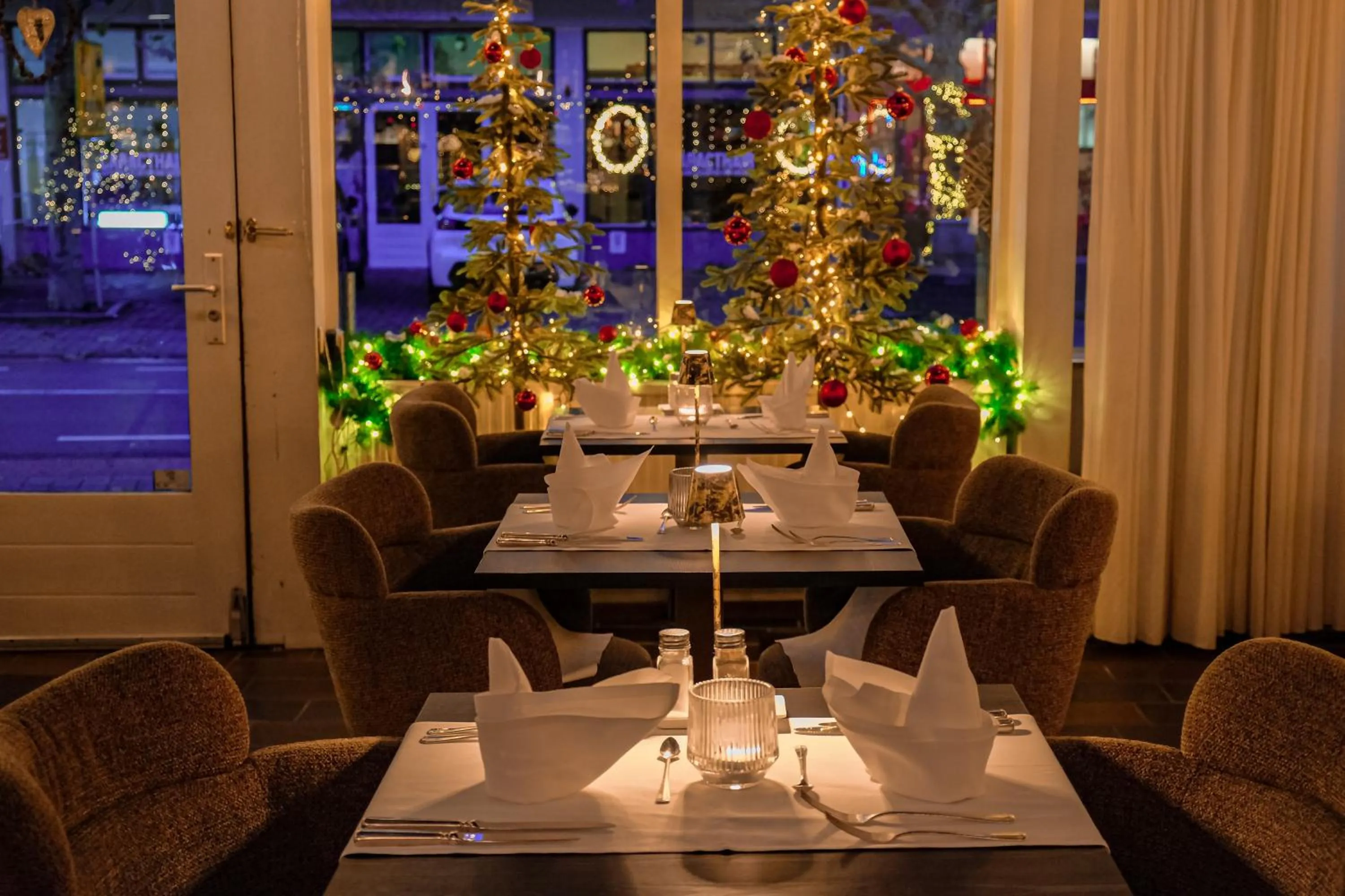 Restaurant/places to eat in Hotel Atlanta