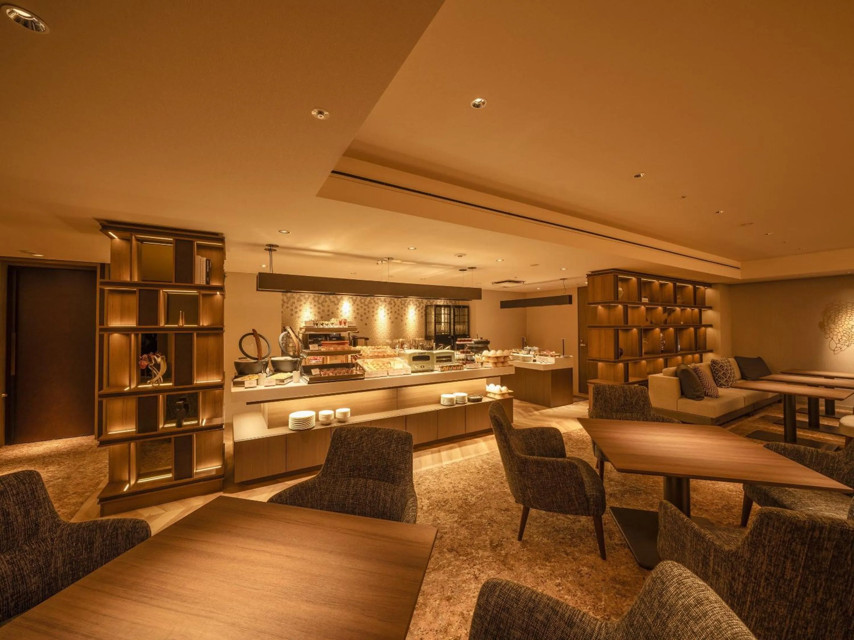 Lounge or bar in Hotel Emion Sapporo