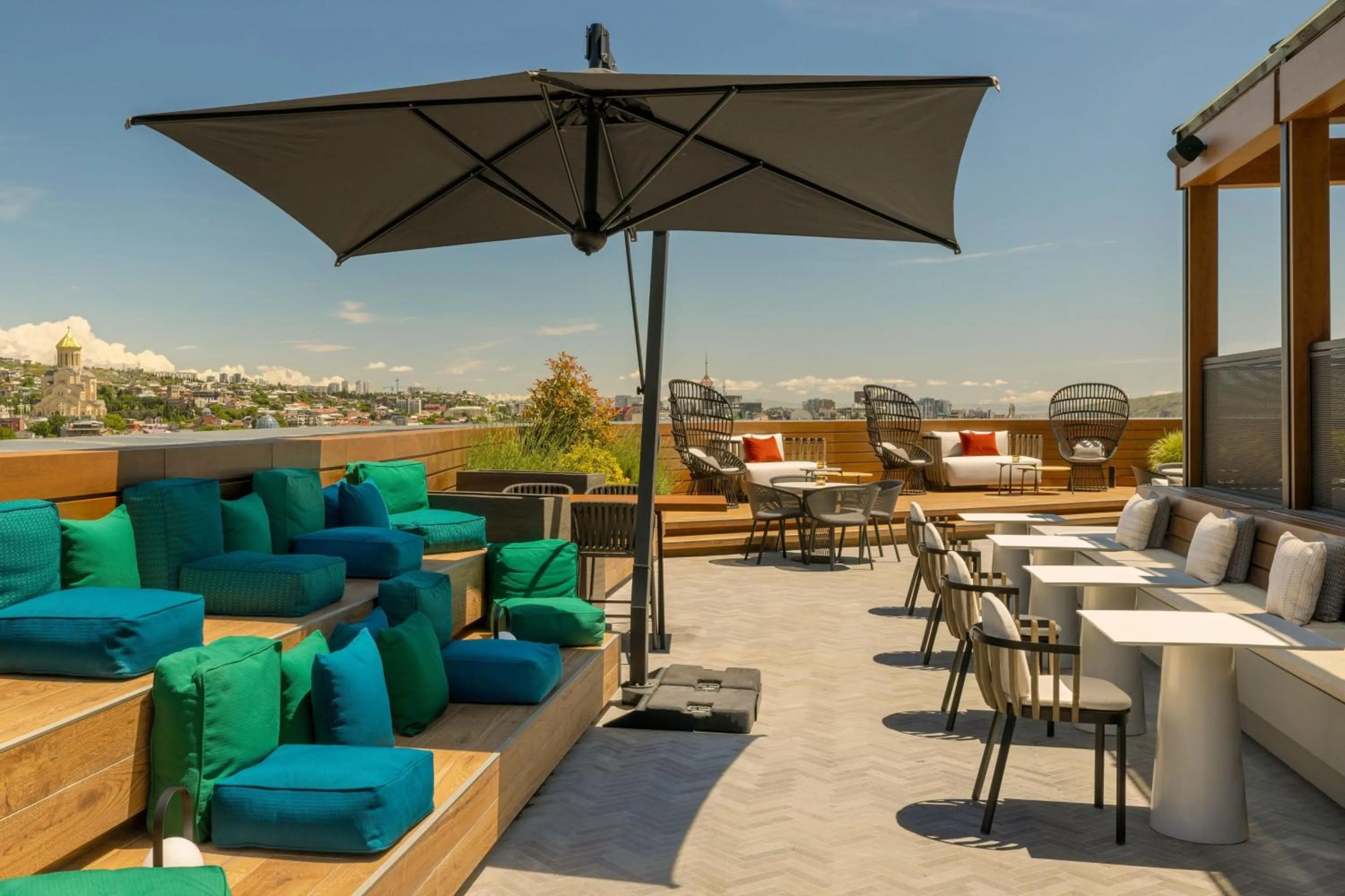 Lounge or bar in Paragraph Freedom Square, a Luxury Collection Hotel, Tbilisi