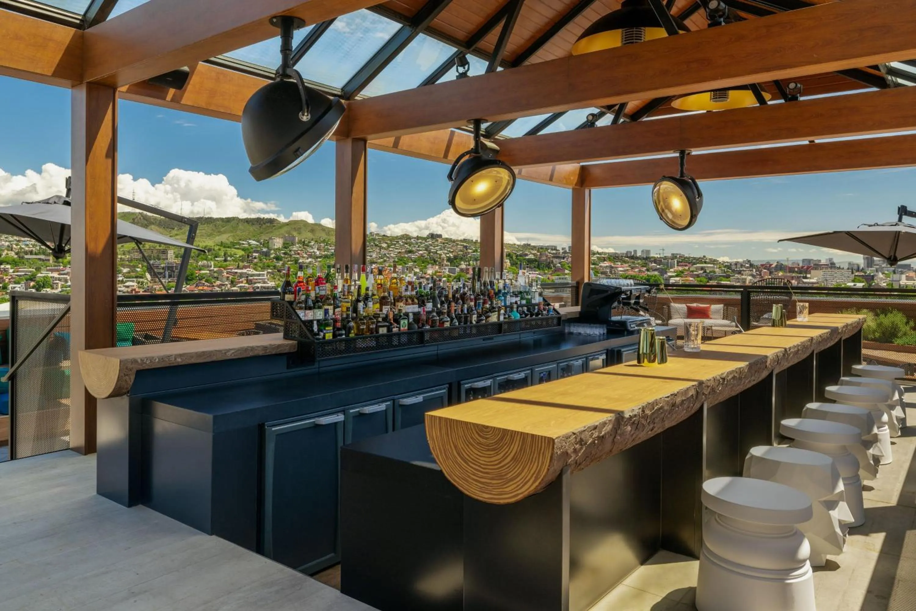 Lounge or bar in Paragraph Freedom Square, a Luxury Collection Hotel, Tbilisi