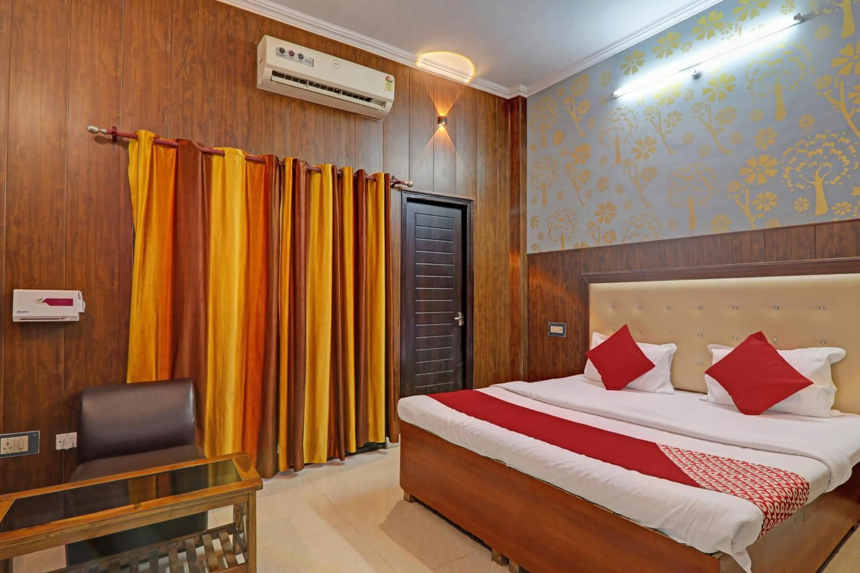 Bedroom, Bed in OYO Flagship The Cz Inn