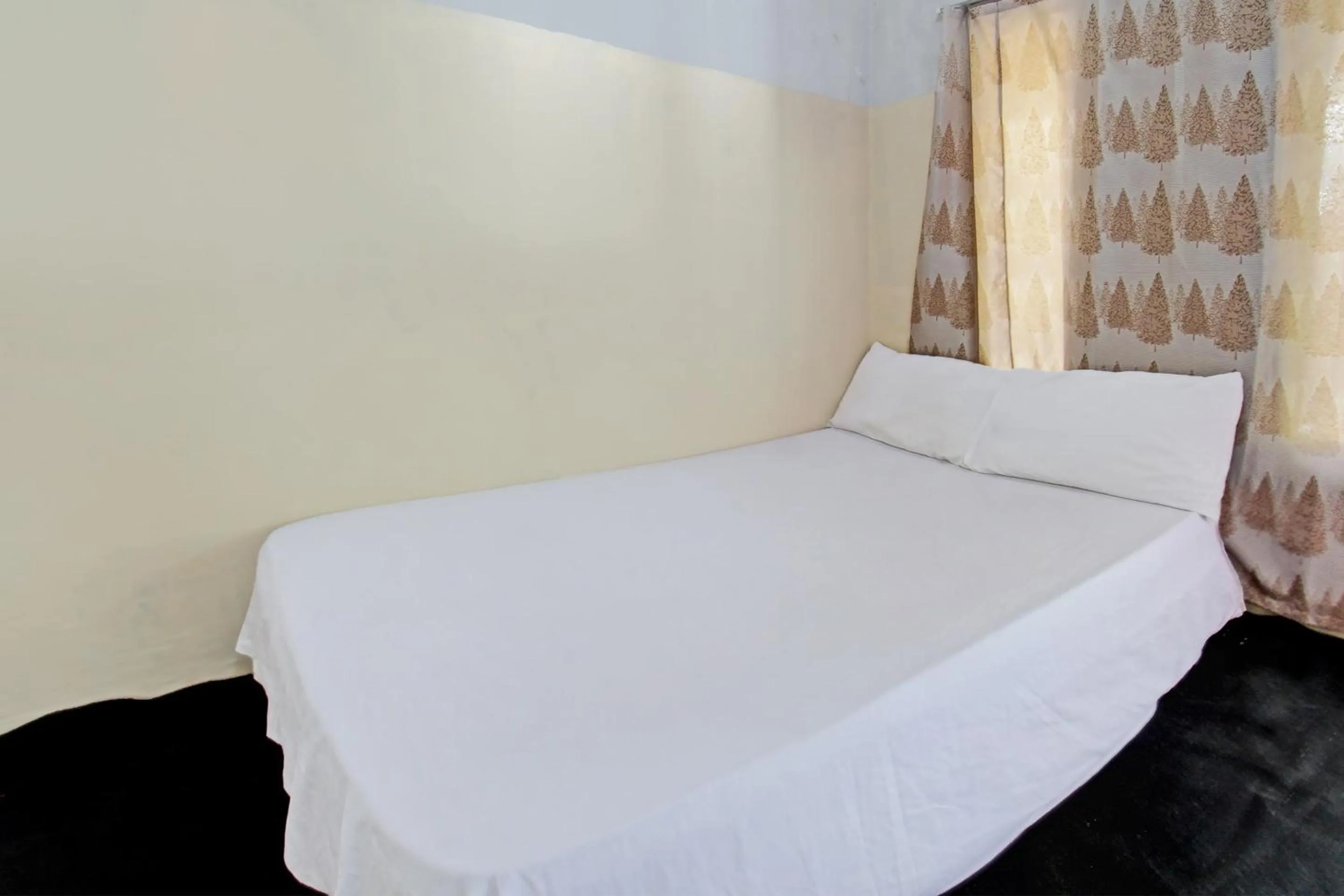 Bedroom in OYO Life 92853 Kost 999