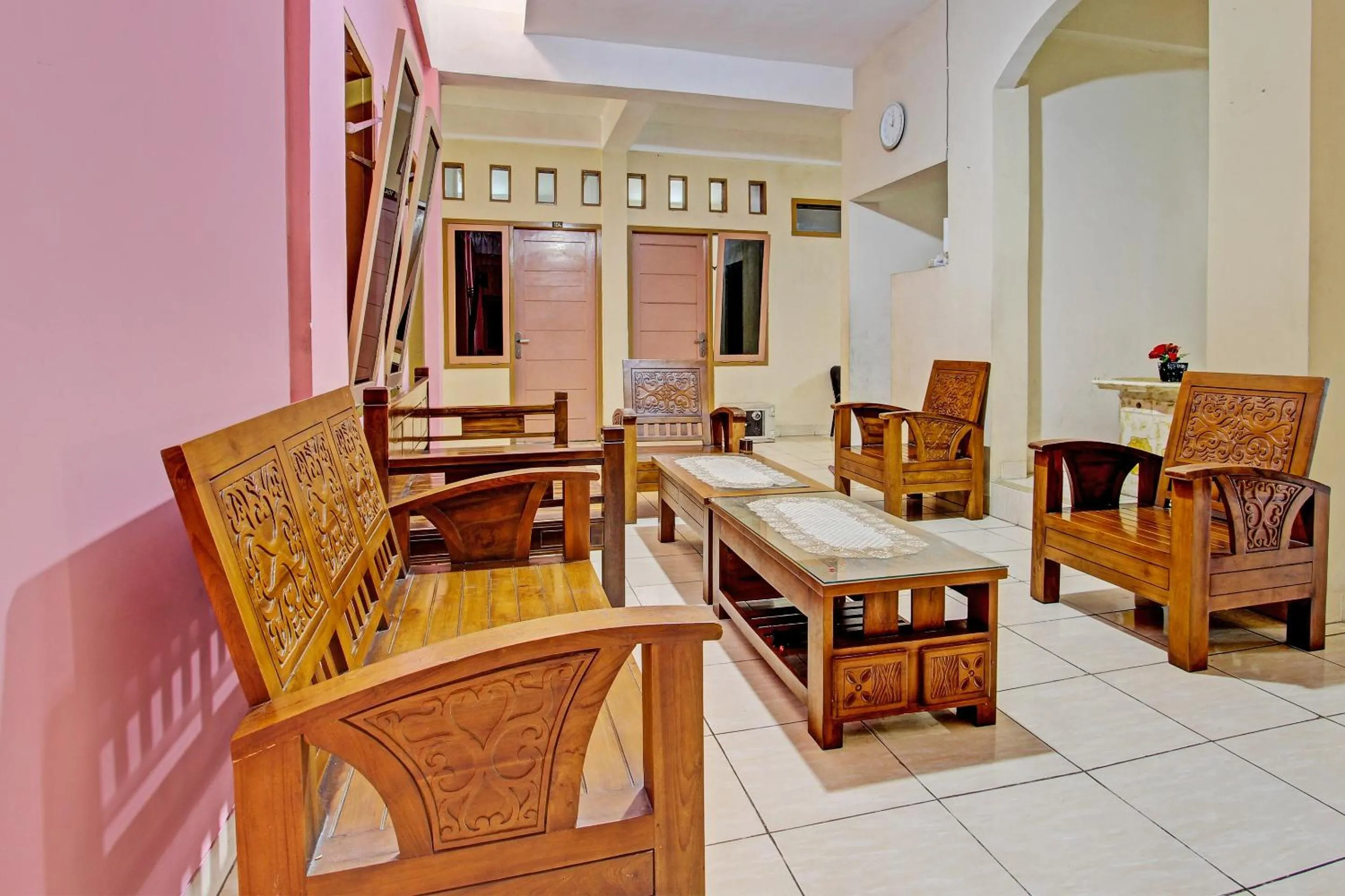 Lobby or reception in OYO Life 92663 Karmel 6