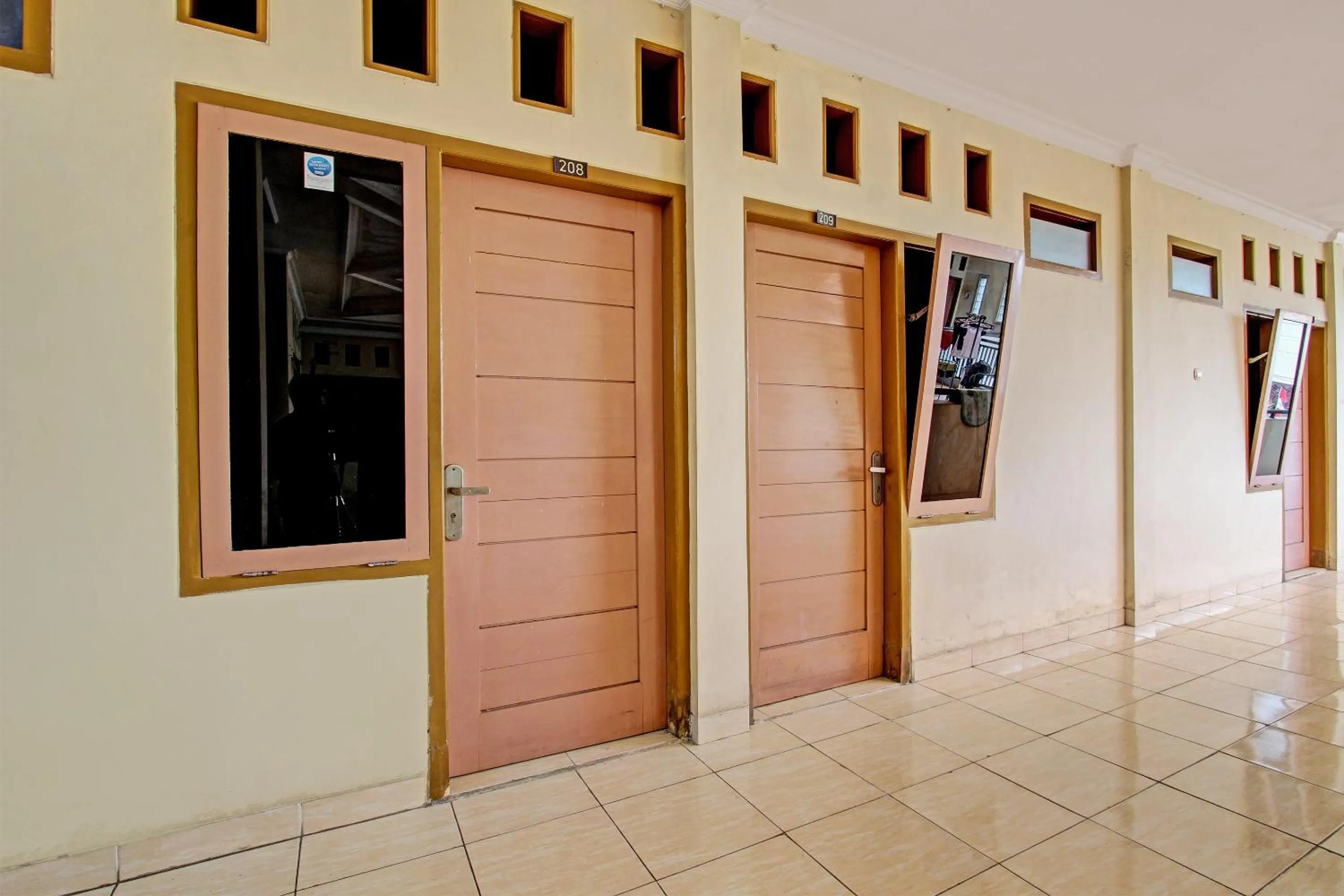 Lobby or reception in OYO Life 92663 Karmel 6