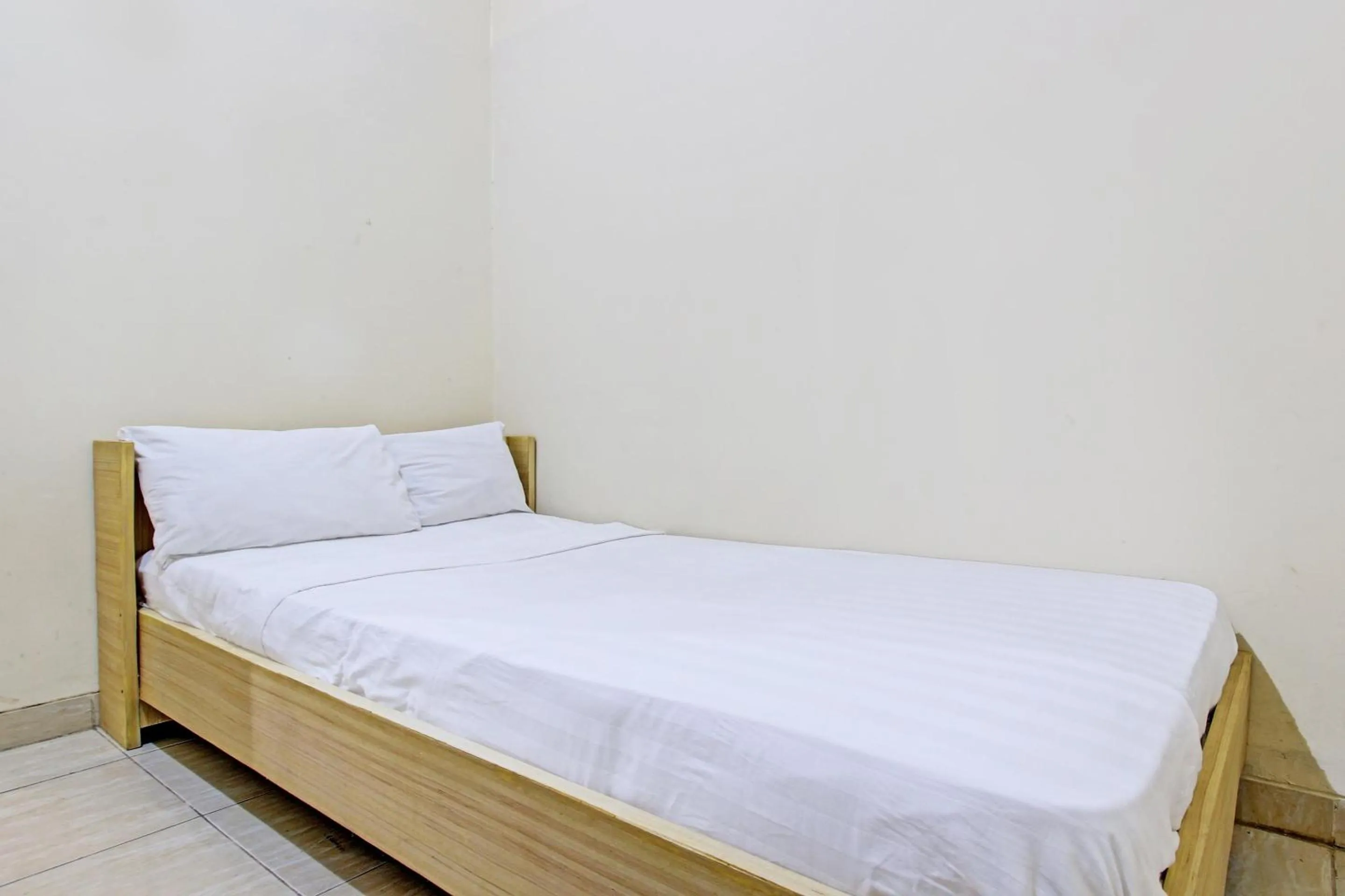 Bedroom in OYO Life 92663 Karmel 6