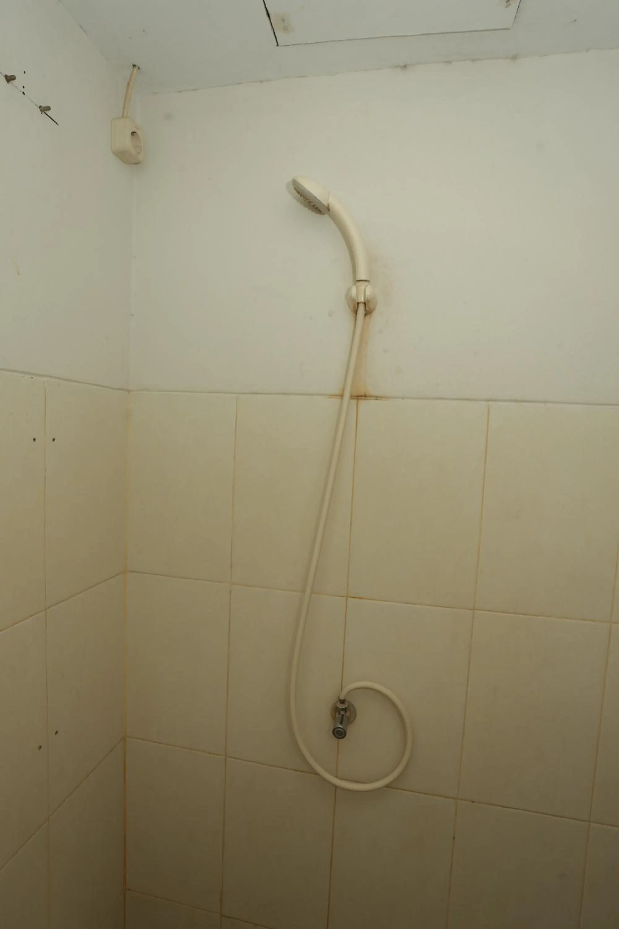 Bathroom in OYO Life 93008 Pelangi Coliving