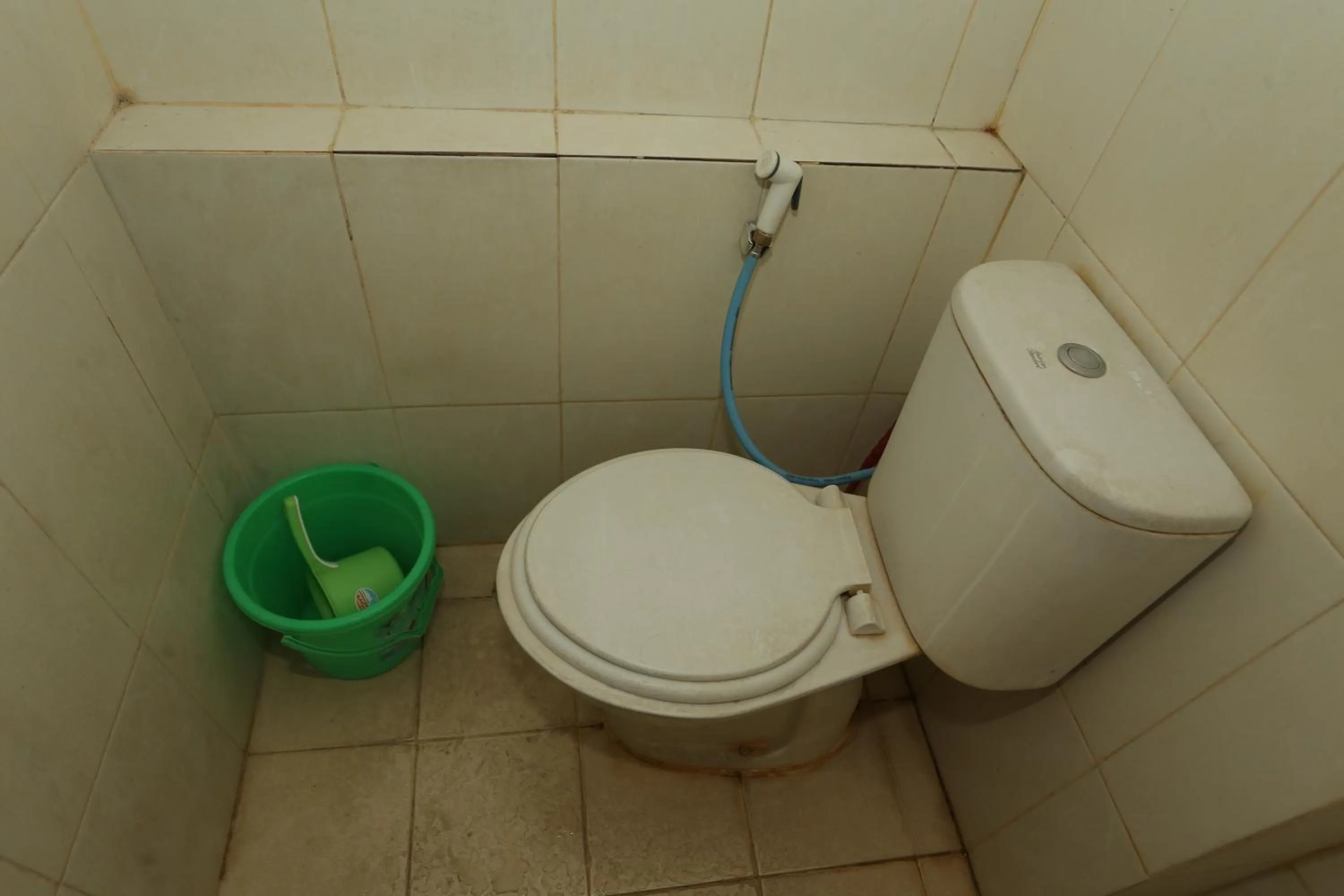 Bathroom in OYO Life 93008 Pelangi Coliving