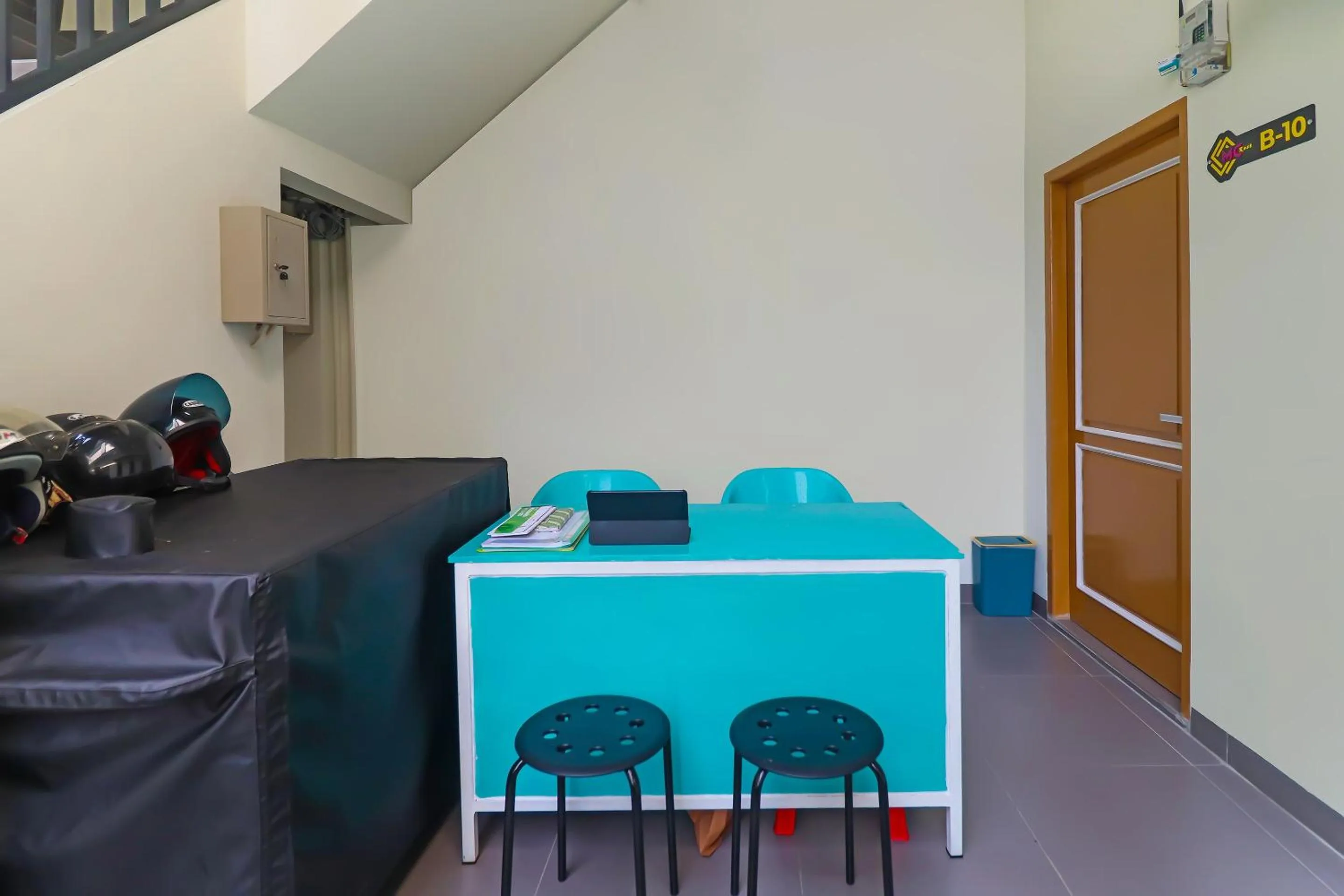 Lobby or reception in OYO Life 92691 Mc Kost Syariah