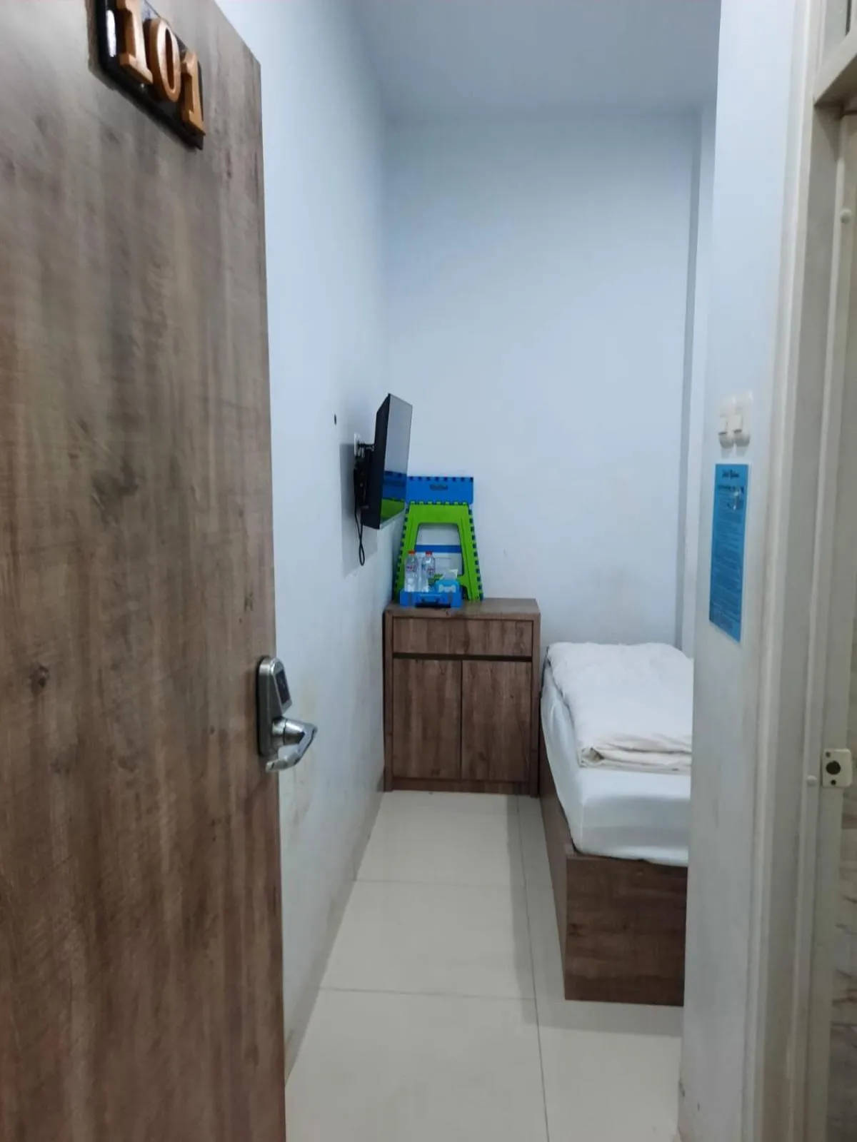 Bedroom, Bed in OYO Life 92883 Kost Ratana Cengkareng Syariah